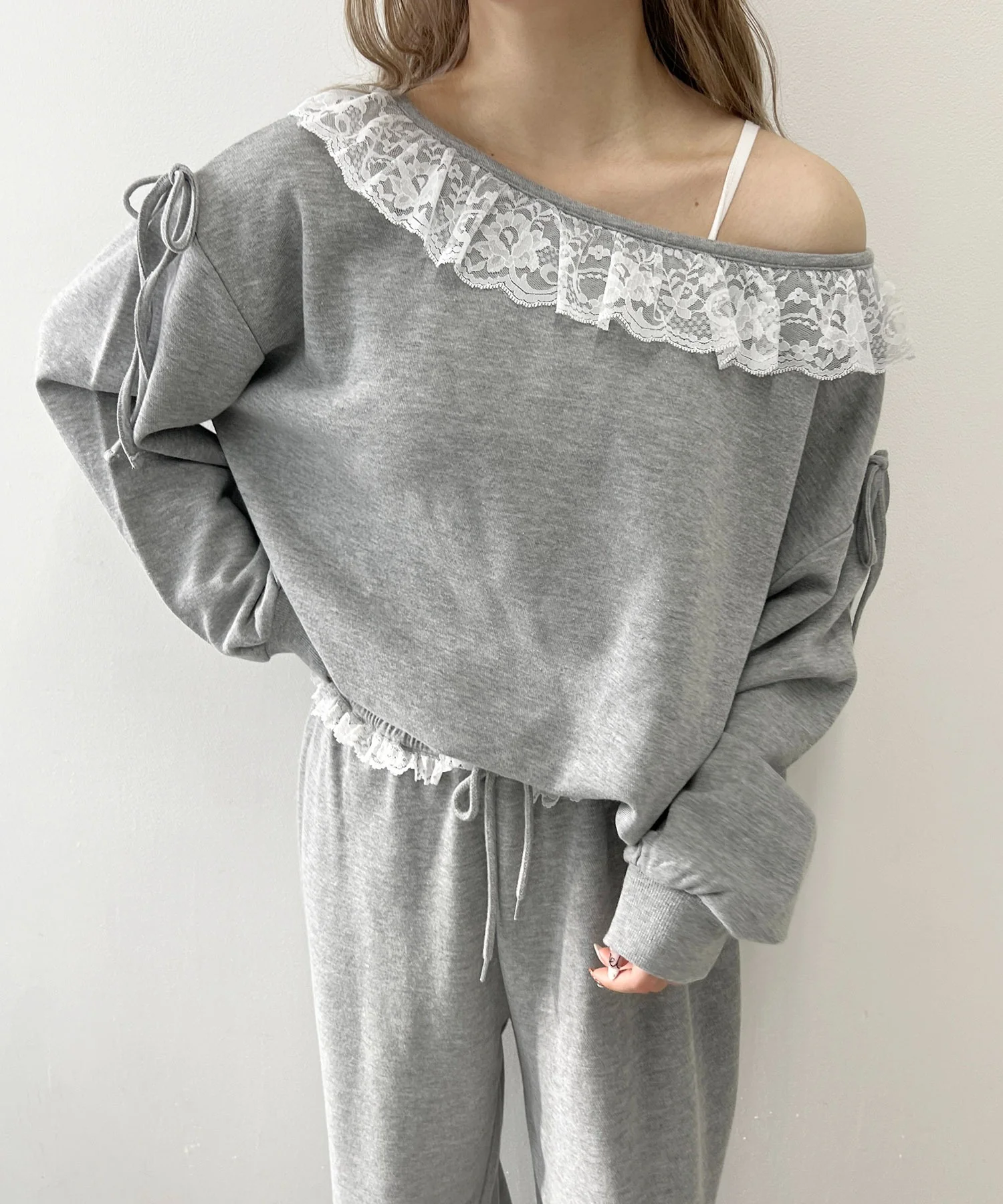 レースパイピングオフショルスウェット - Image 12
