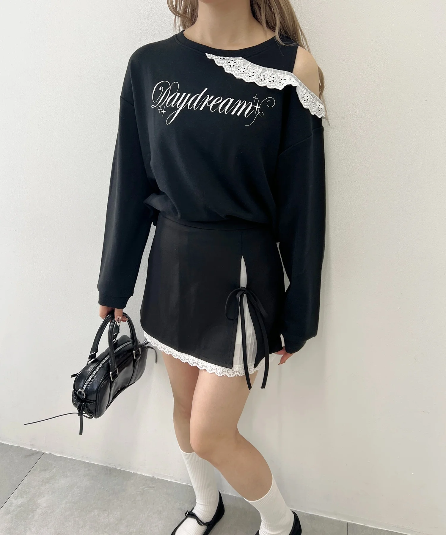 オープンショルダーフリルスウェット - Image 12