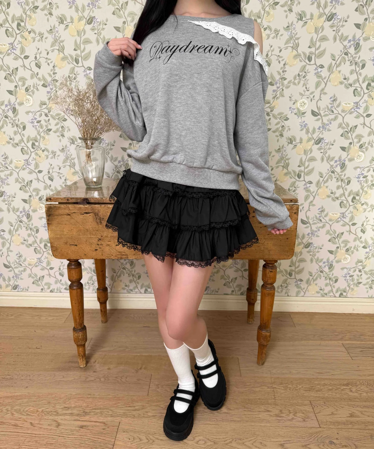オープンショルダーフリルスウェット - Image 5