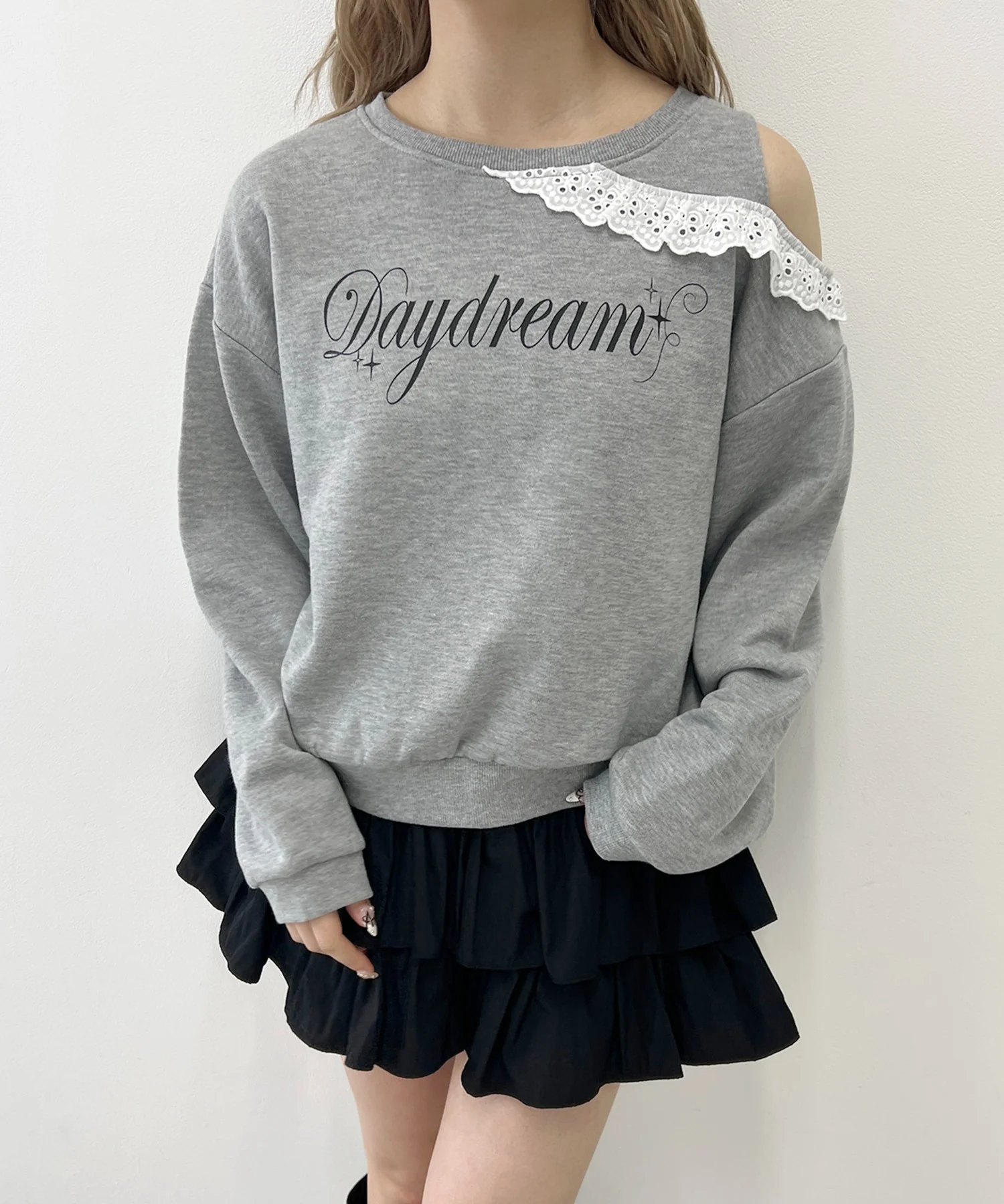 オープンショルダーフリルスウェット - Image 6