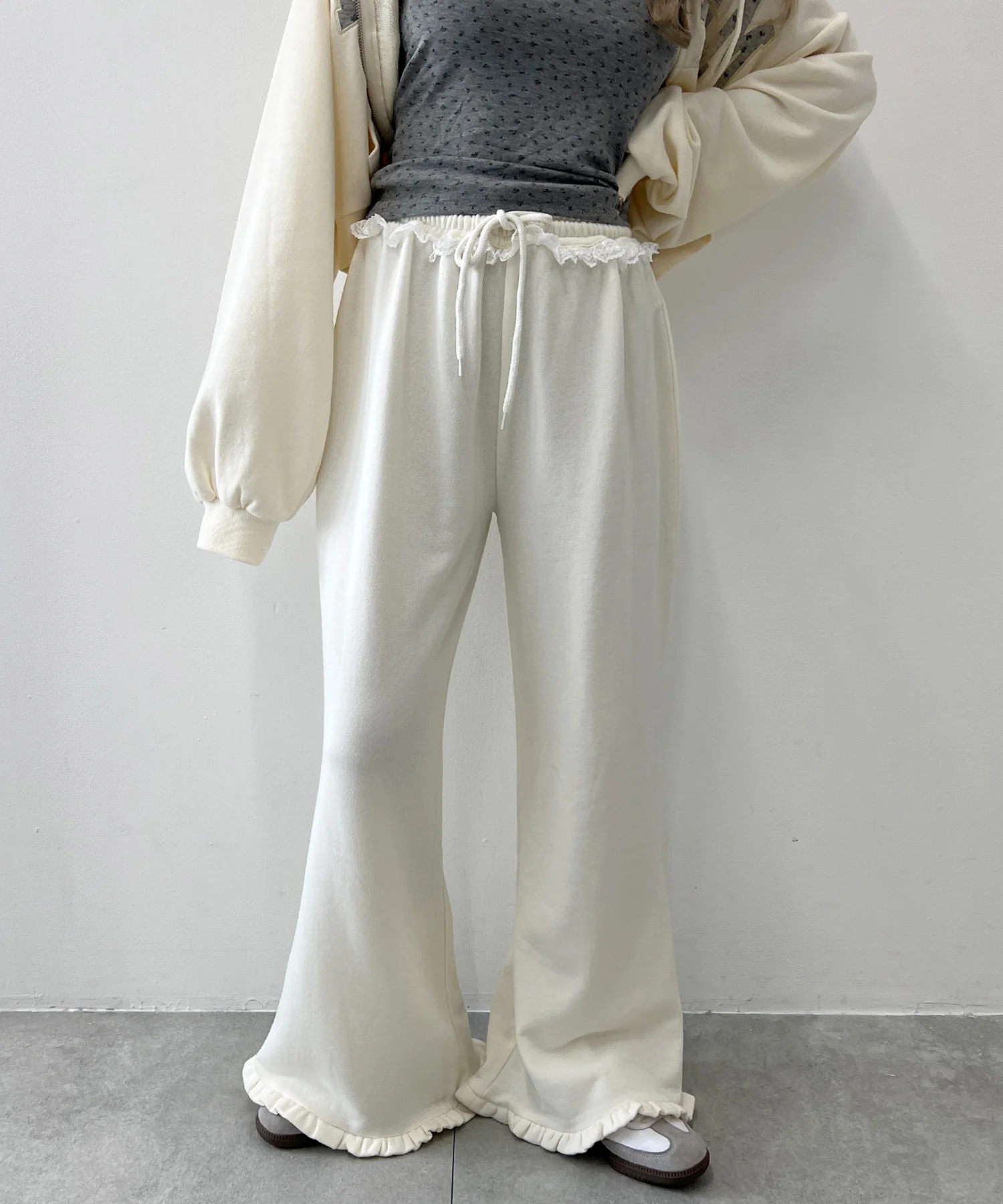フリルスウェットパンツ - Image 2