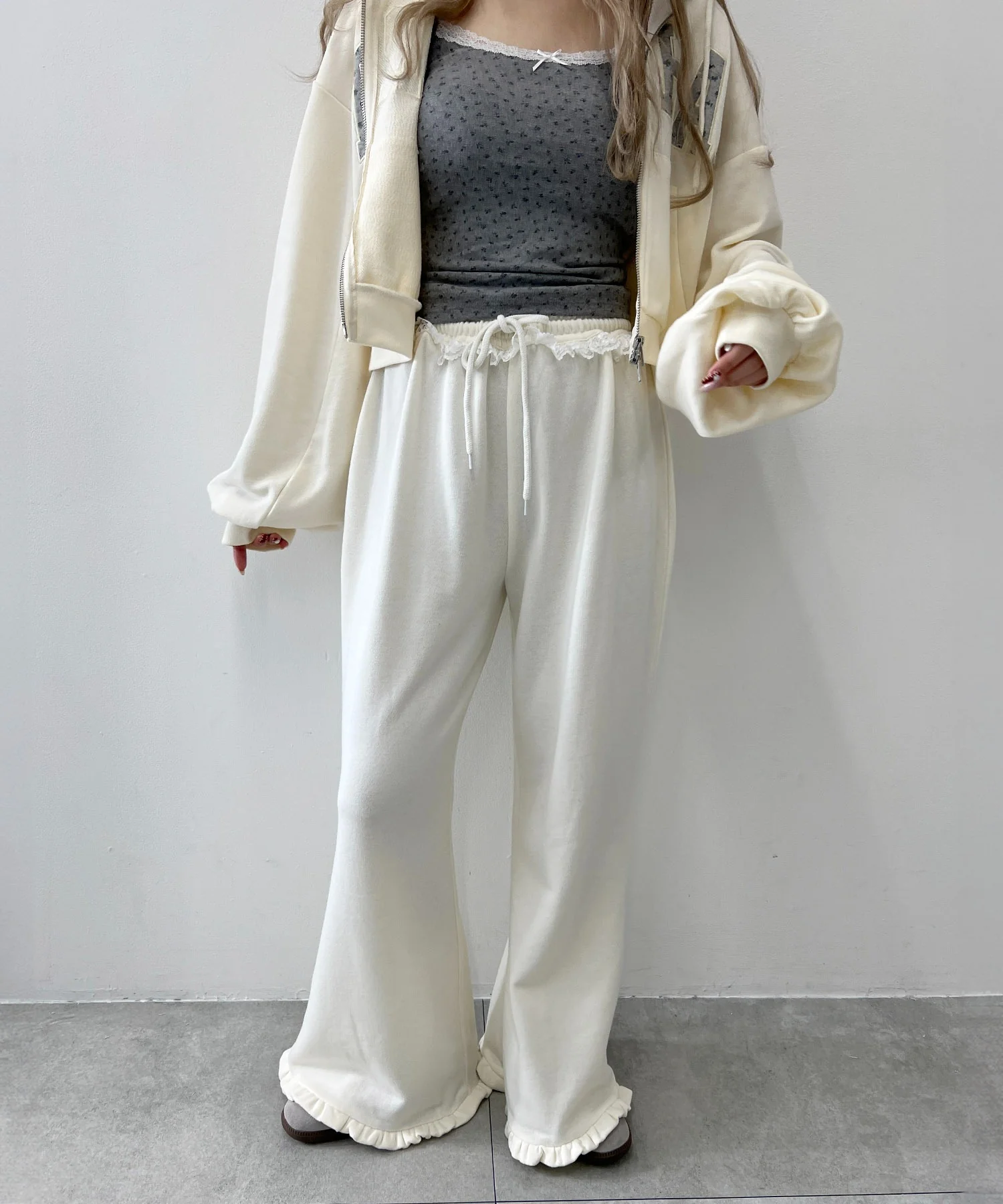 フリルスウェットパンツ - Image 3