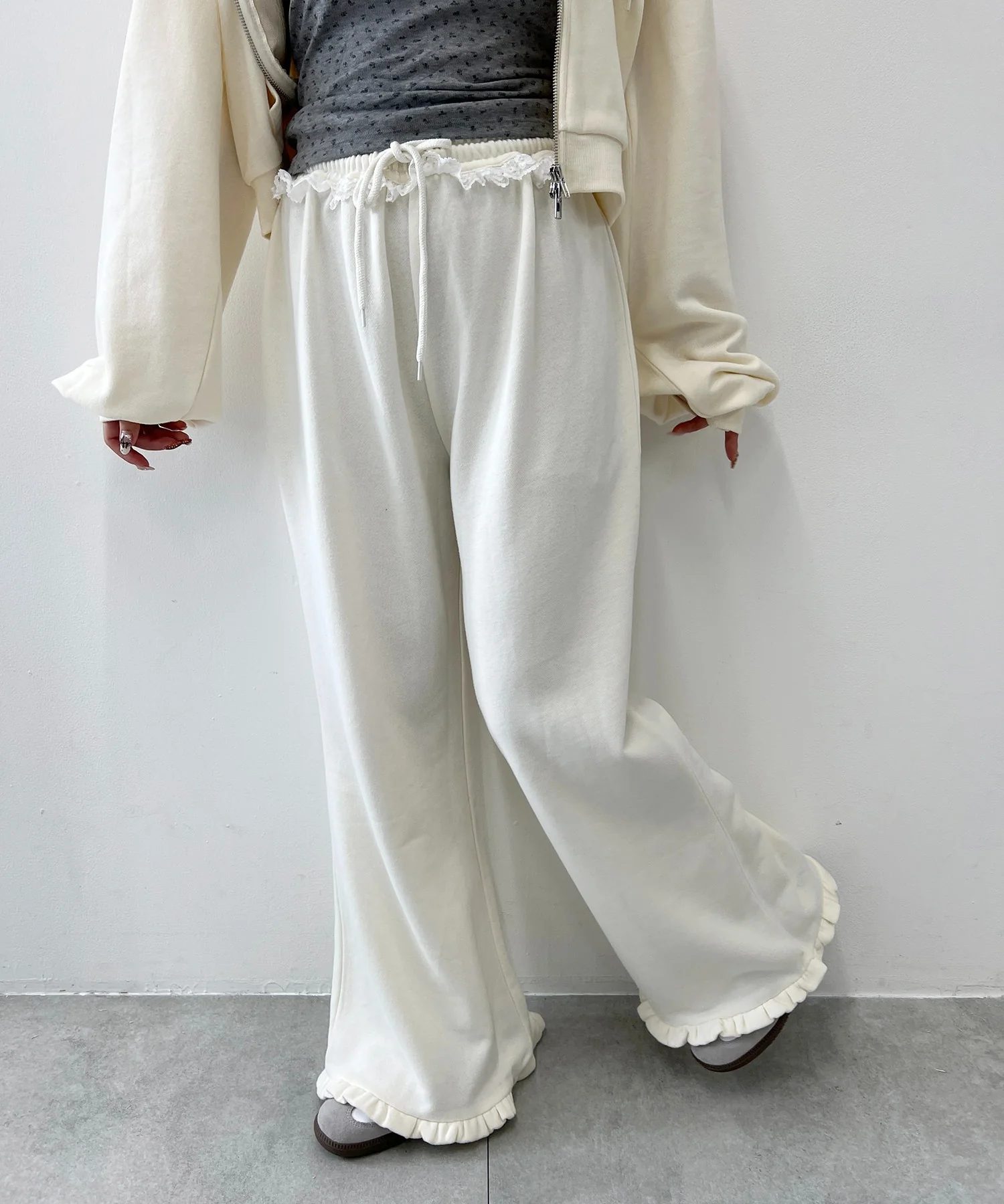 フリルスウェットパンツ - Image 4