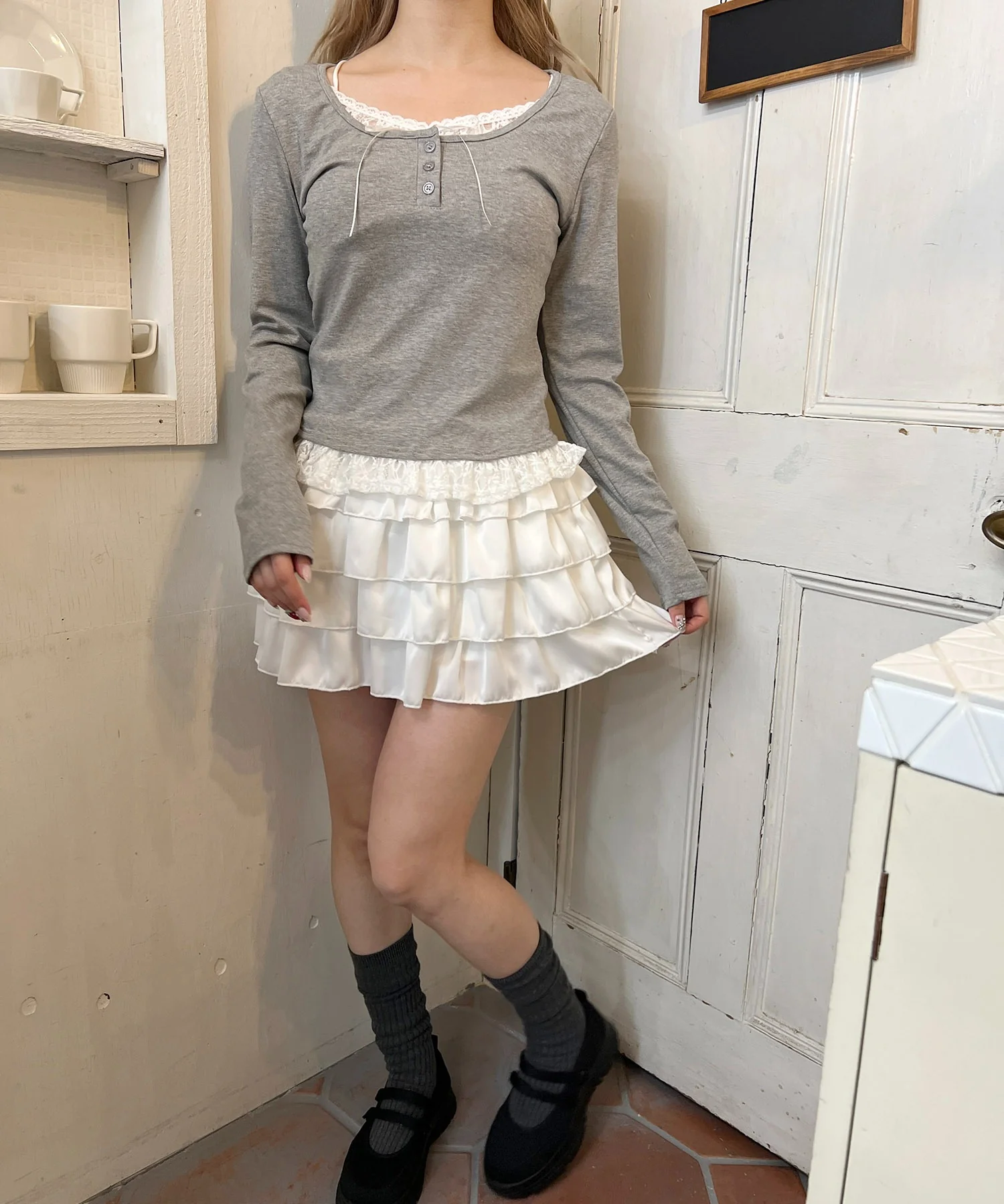 サテンフリルティアードミニスカート - Image 9