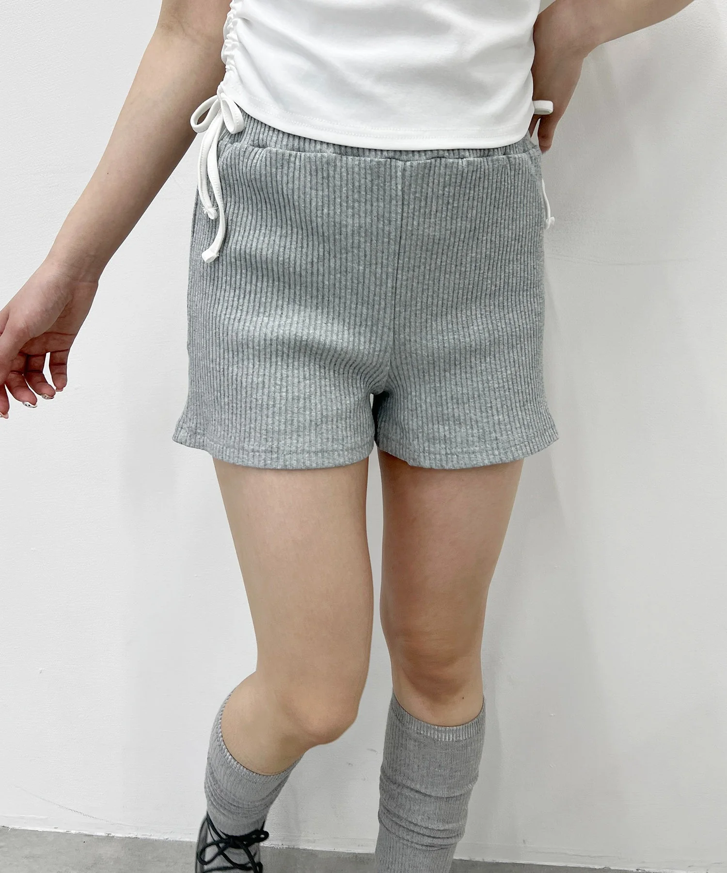 コンパクトリブショートパンツ - Image 2