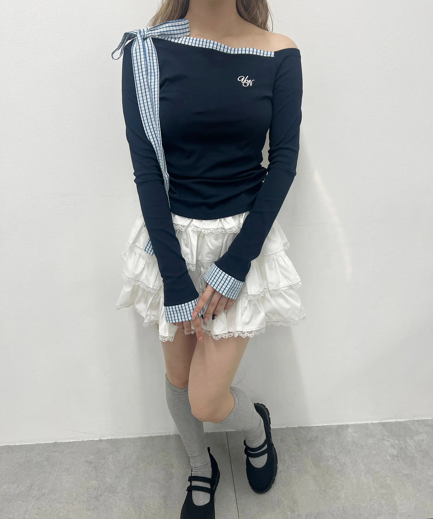 ショルダーリボンオフショルトップス - Image 4