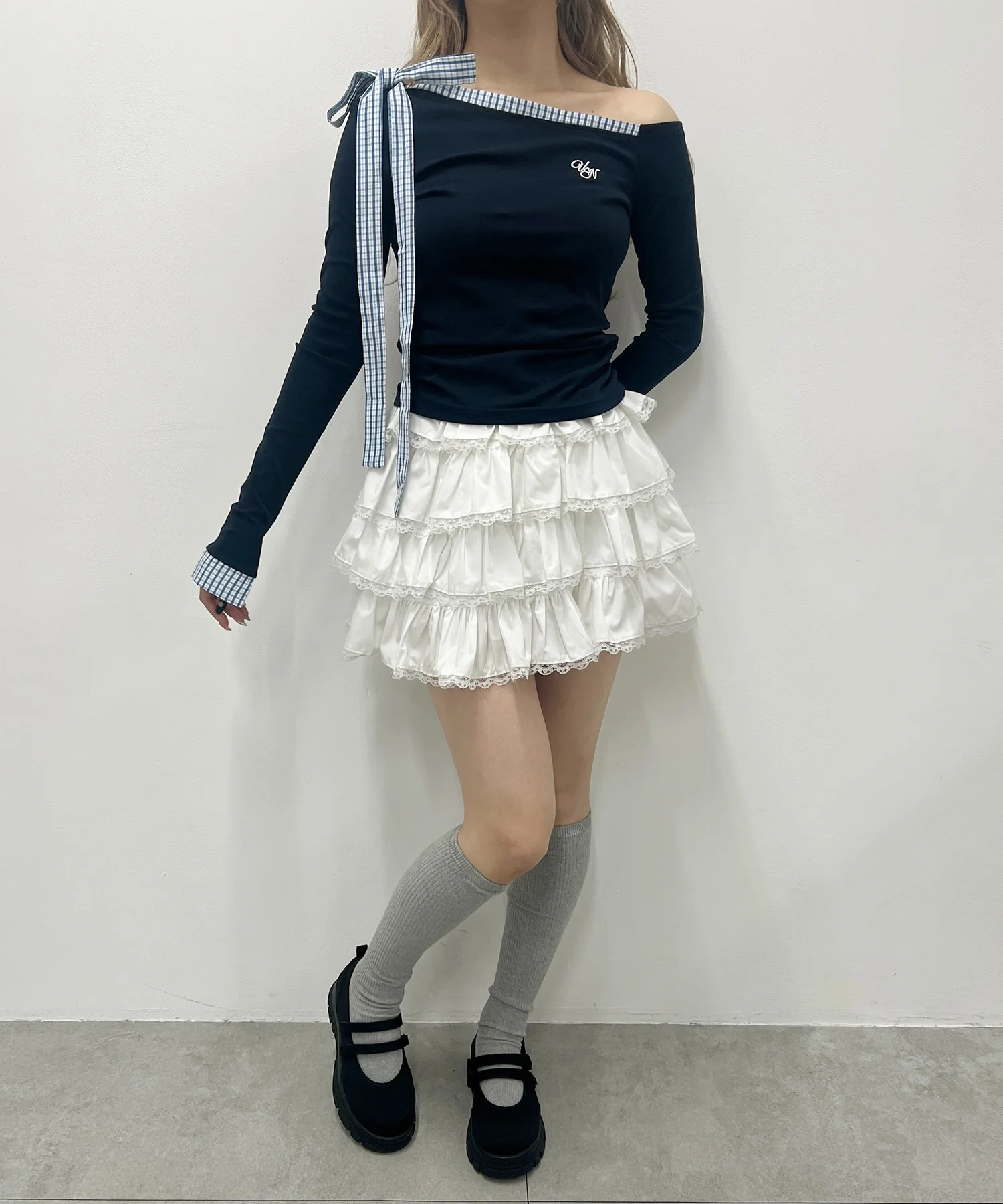 ショルダーリボンオフショルトップス - Image 5
