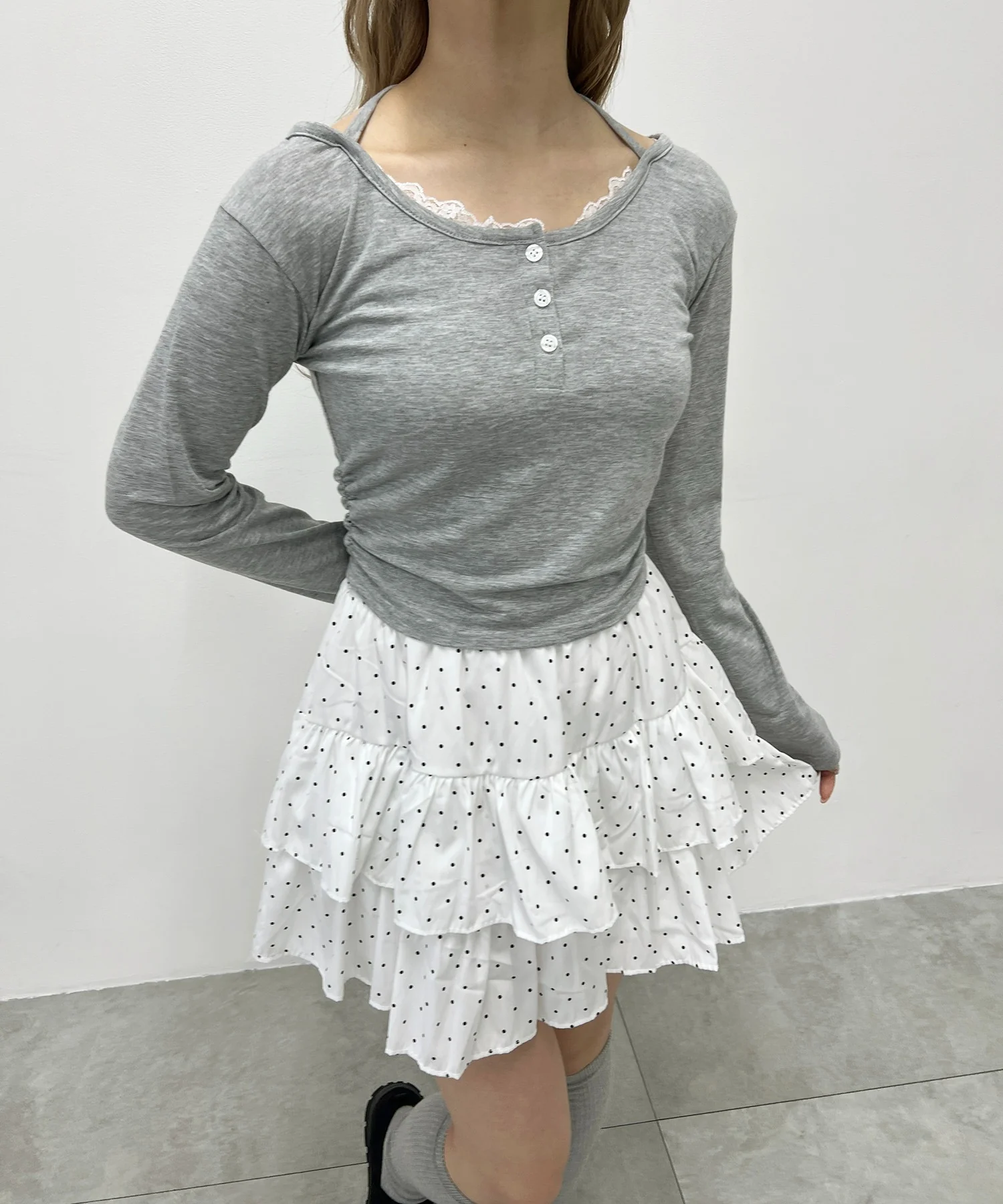 ヘンリーネックチョーカートップス - Image 11
