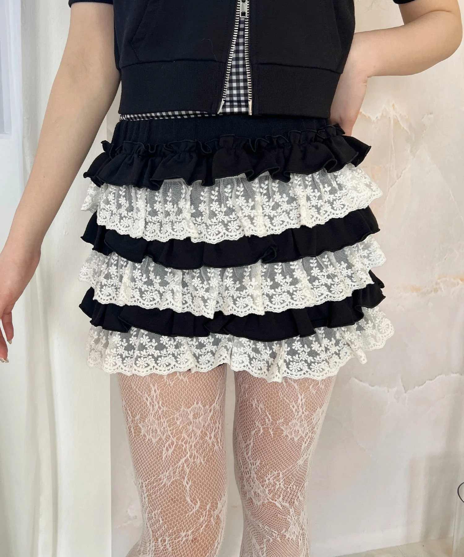 ミニフリルスウェットショートパンツ - Image 17