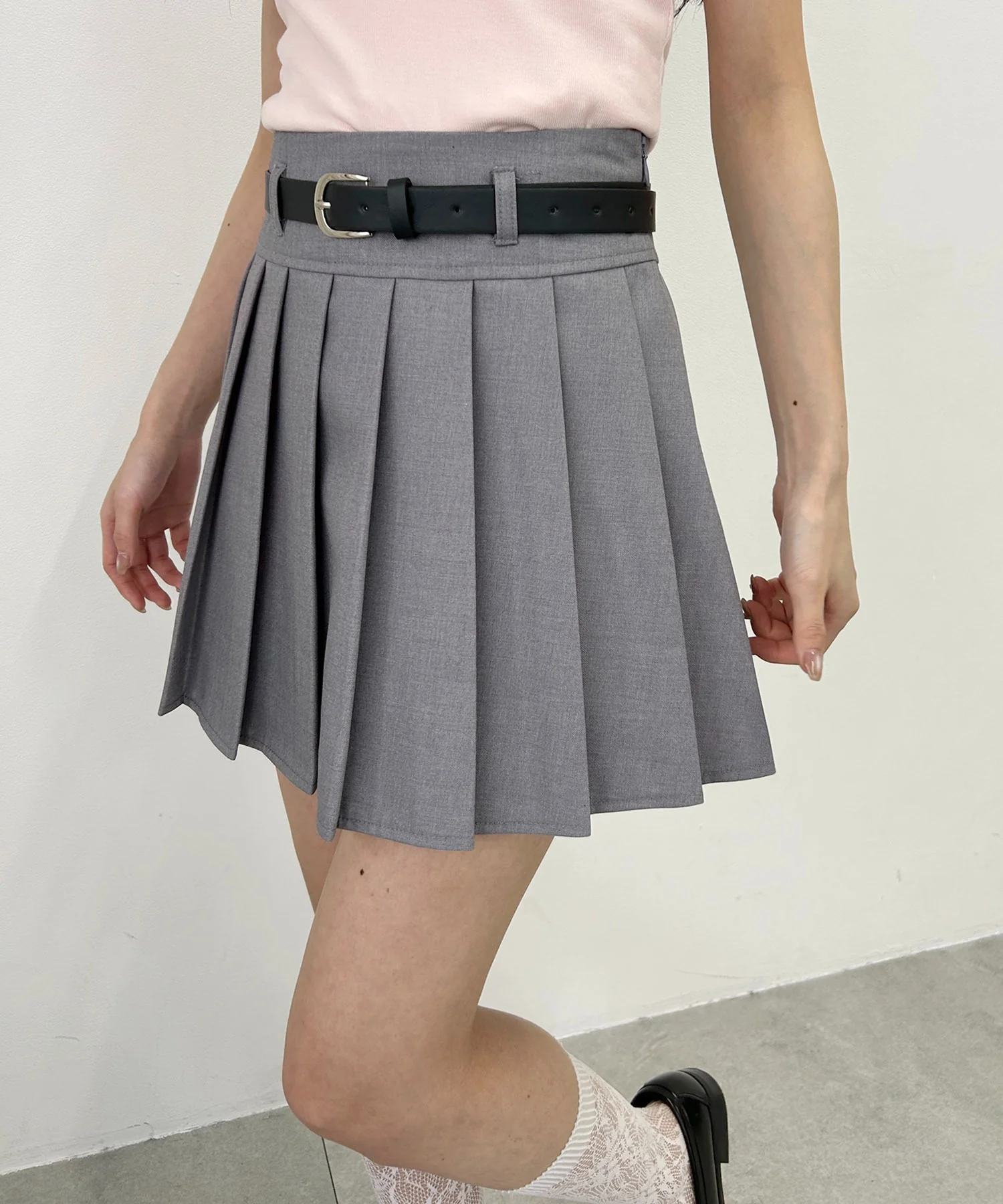 ベルト付き切り替えプリーツミニスカート - Image 4