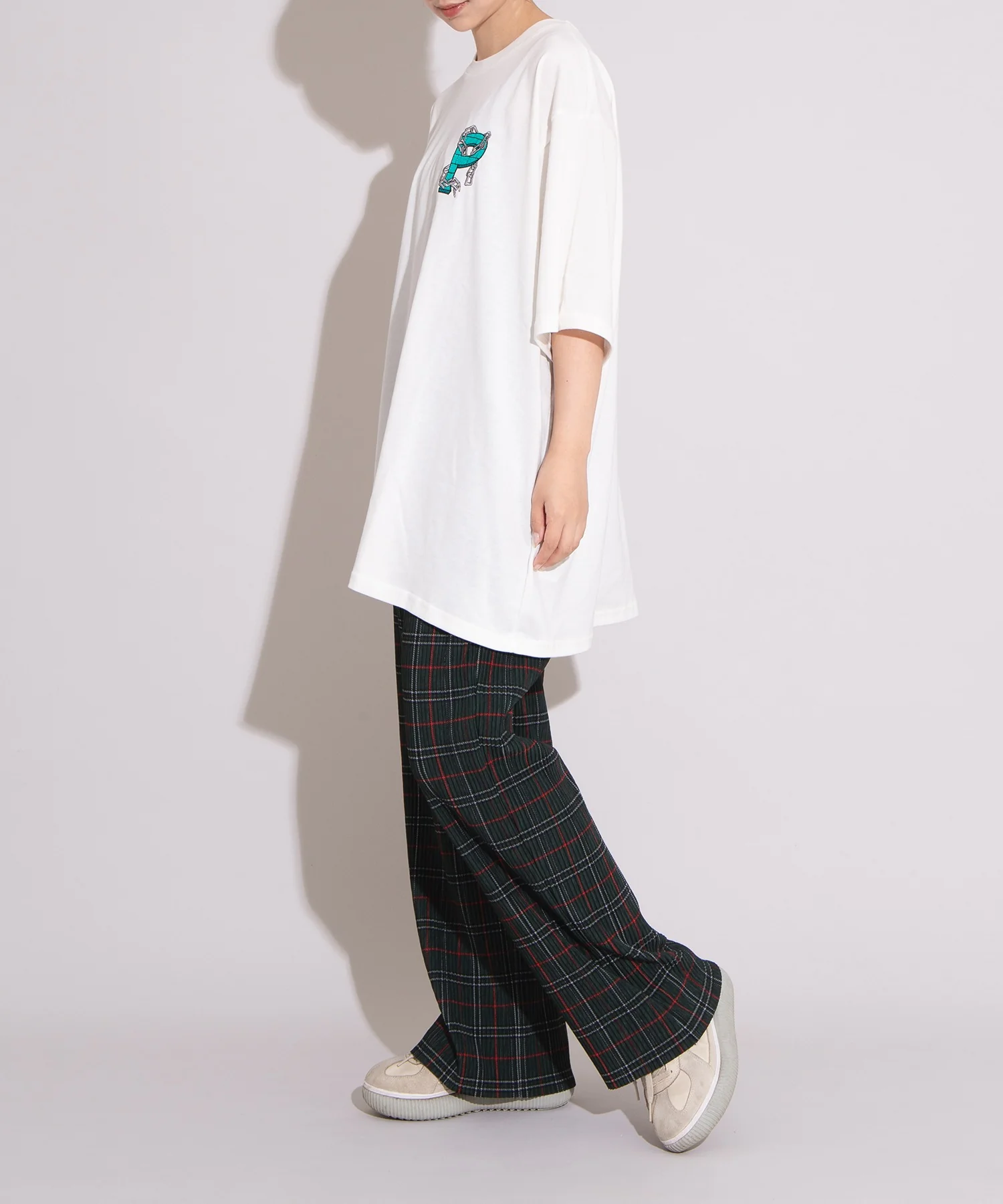 鎖ロゴ刺繍Tシャツ - Image 13
