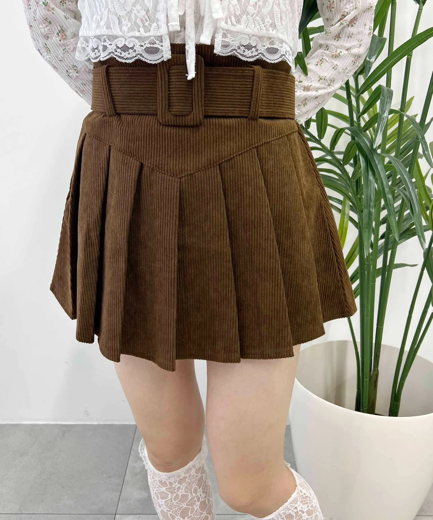 ベルト付きコーデュロイプリーツスカート - Image 4