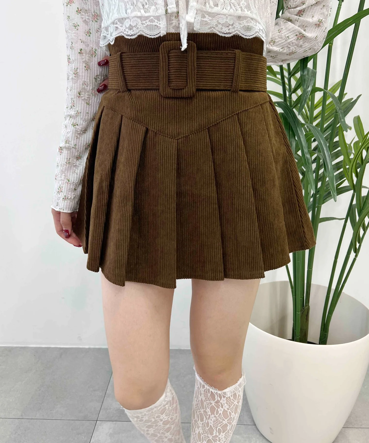 ベルト付きコーデュロイプリーツスカート - Image 5