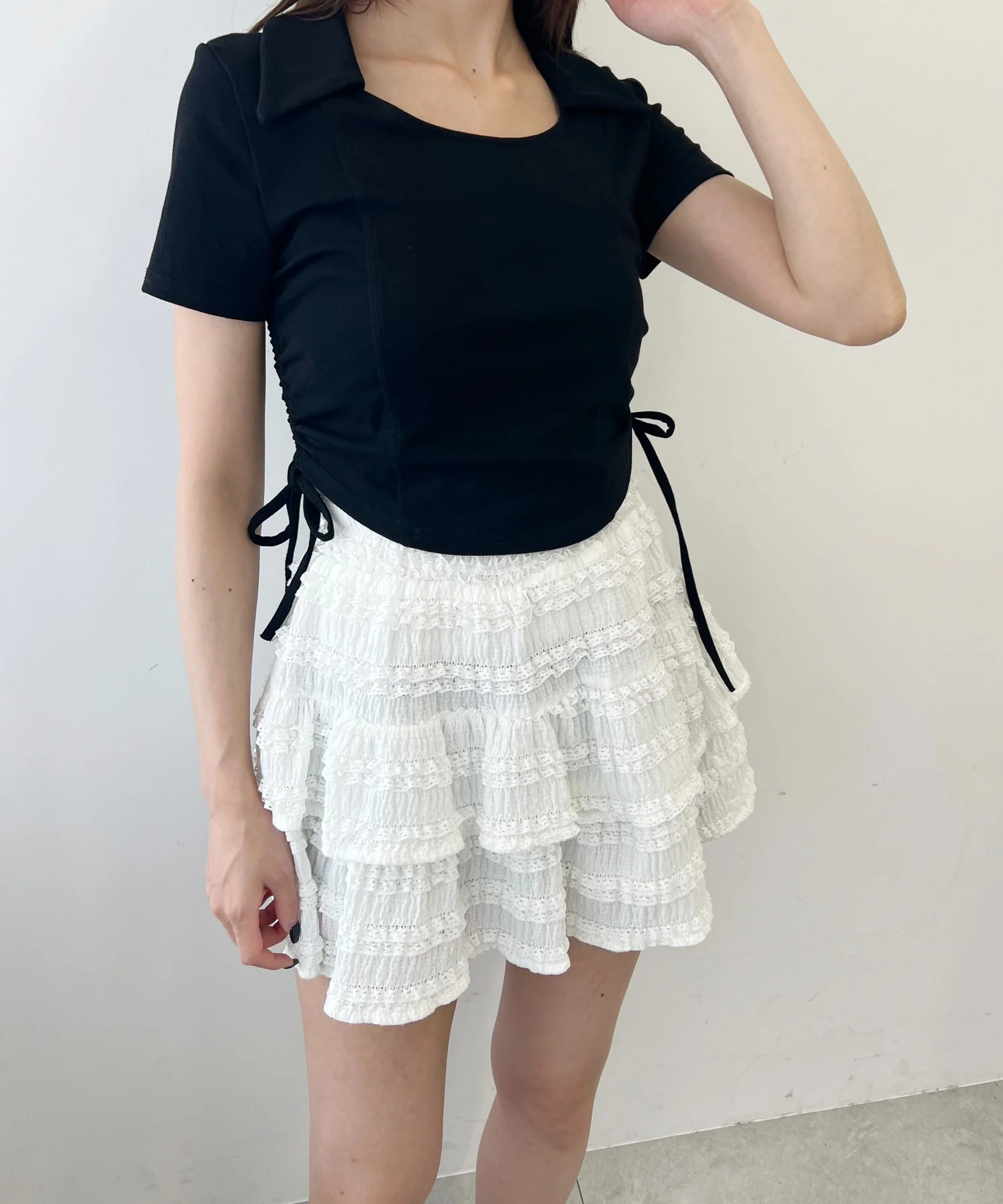オープンカラーサイドリボンTシャツ - Image 12