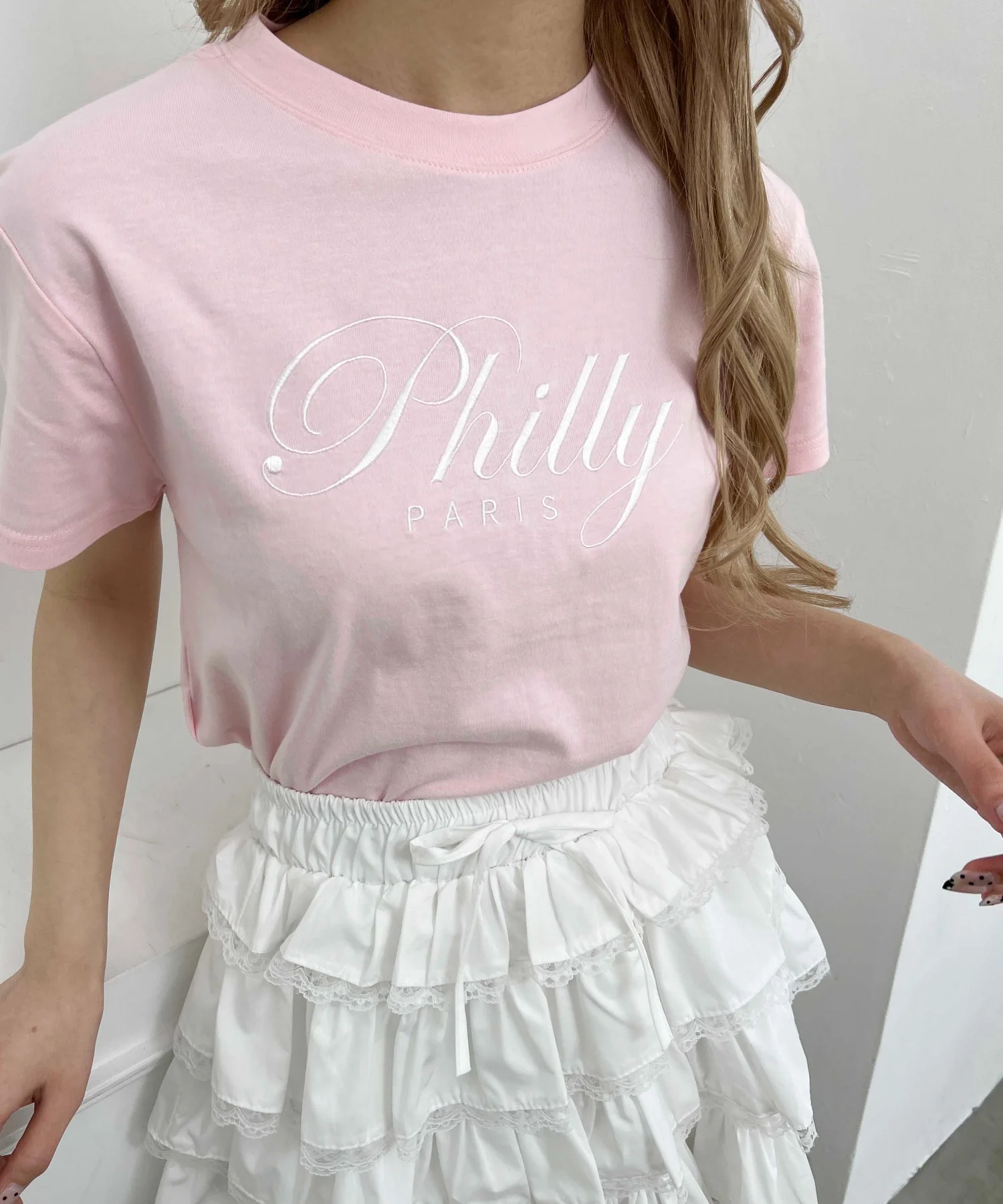 PHILLYロゴ刺繍Tシャツ - Image 4