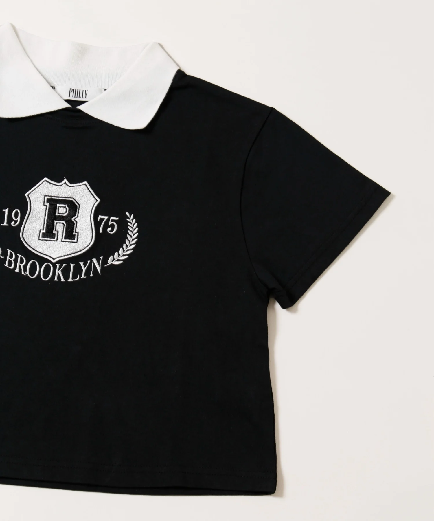 襟付きカレッジ刺繍Tシャツ - Image 13