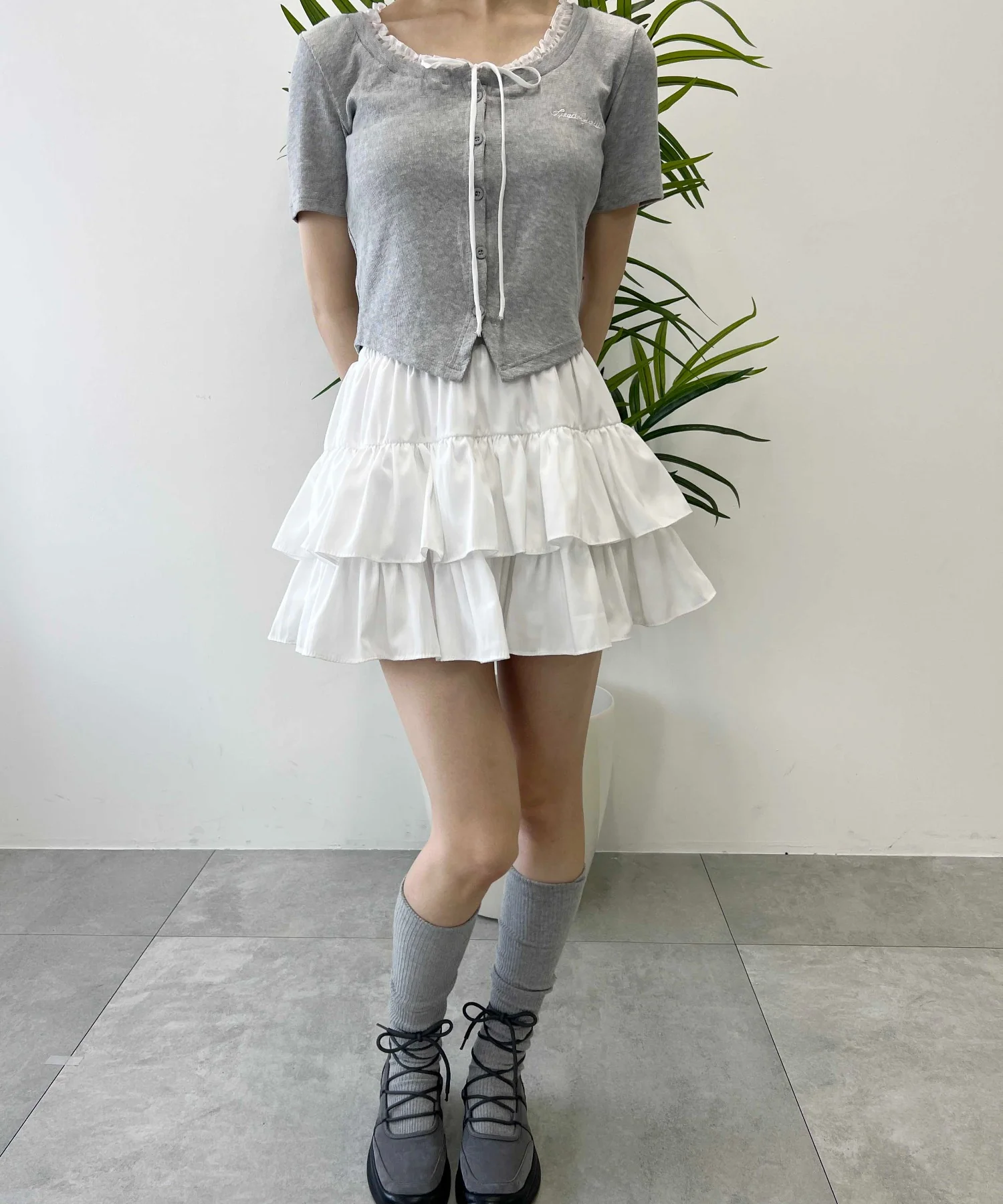 フリルネック半袖カーディガン - Image 15