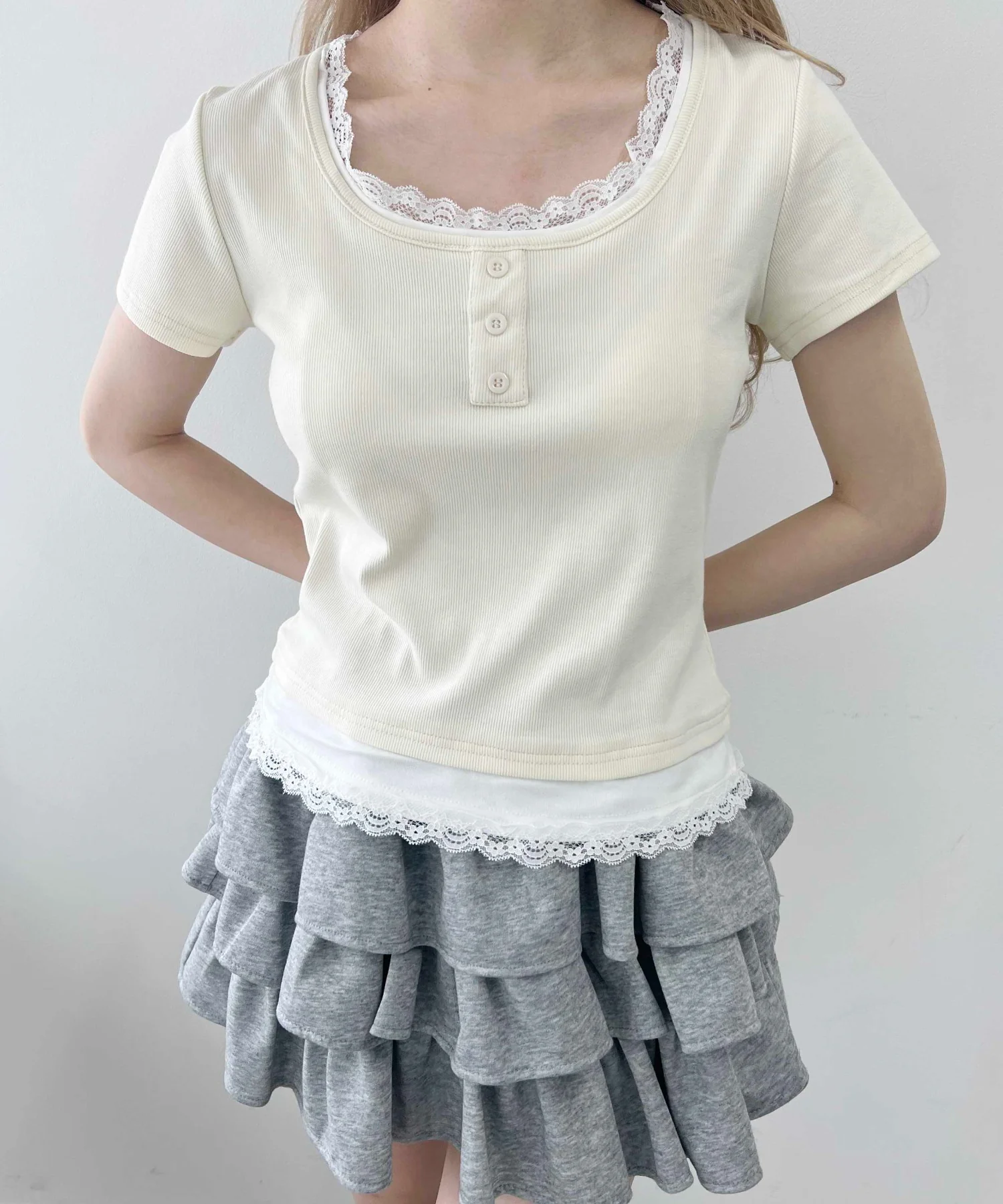レースポイントフェイクレイヤードTシャツ - Image 3