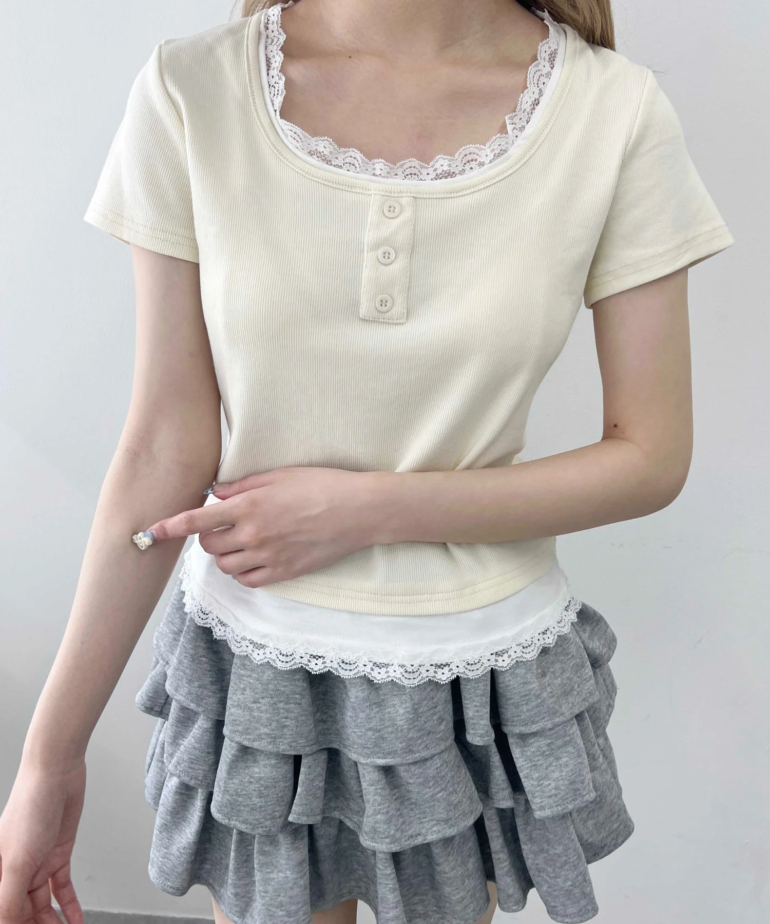 レースポイントフェイクレイヤードTシャツ - Image 4
