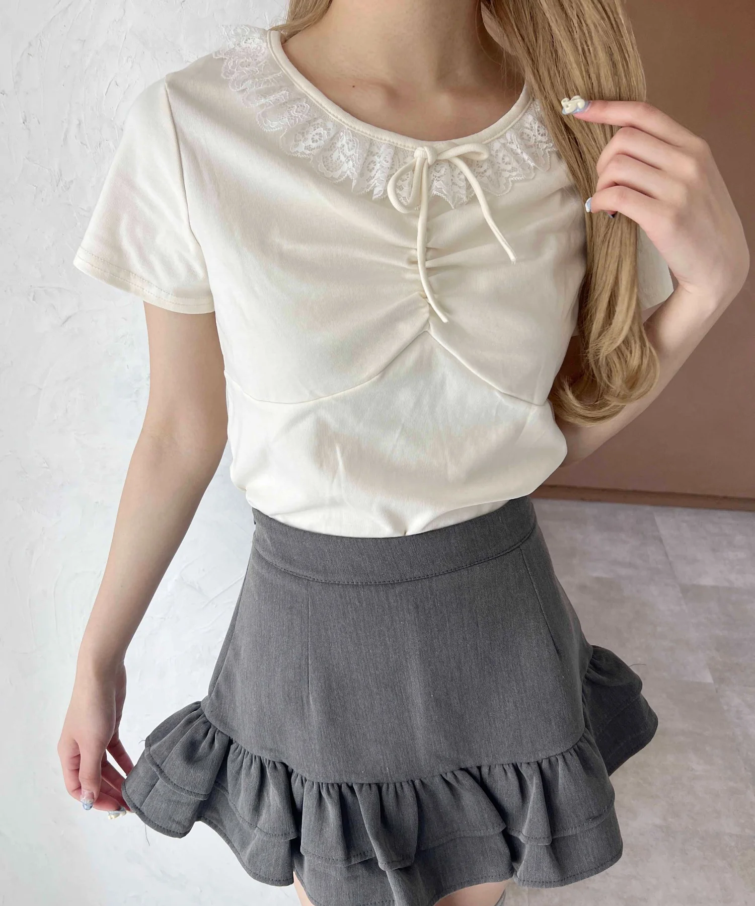 フロントギャザーレースネックTシャツ - Image 10