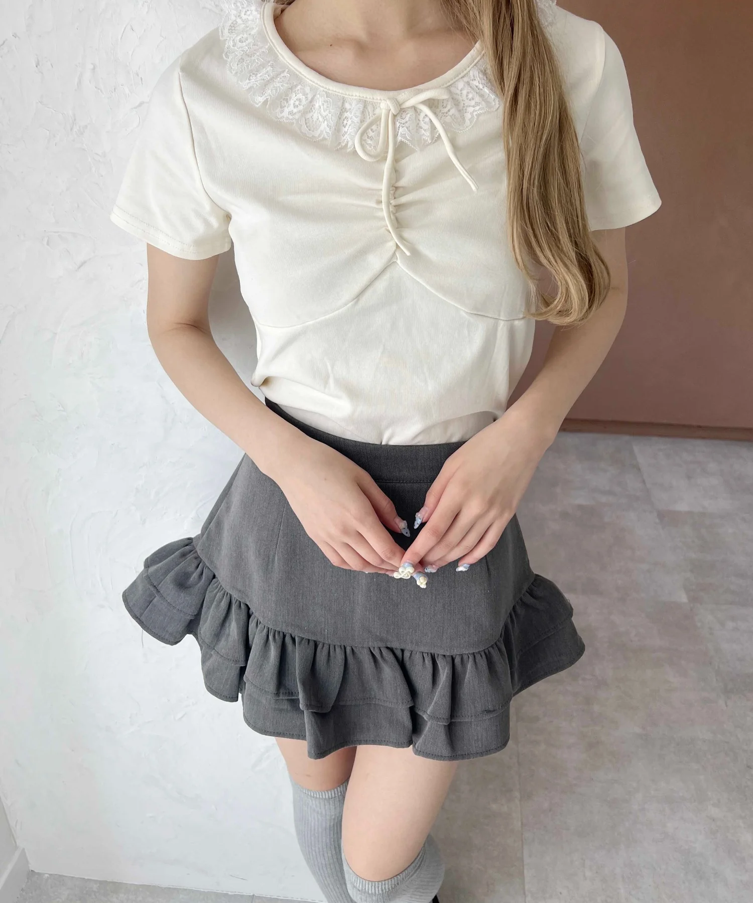 フロントギャザーレースネックTシャツ - Image 8