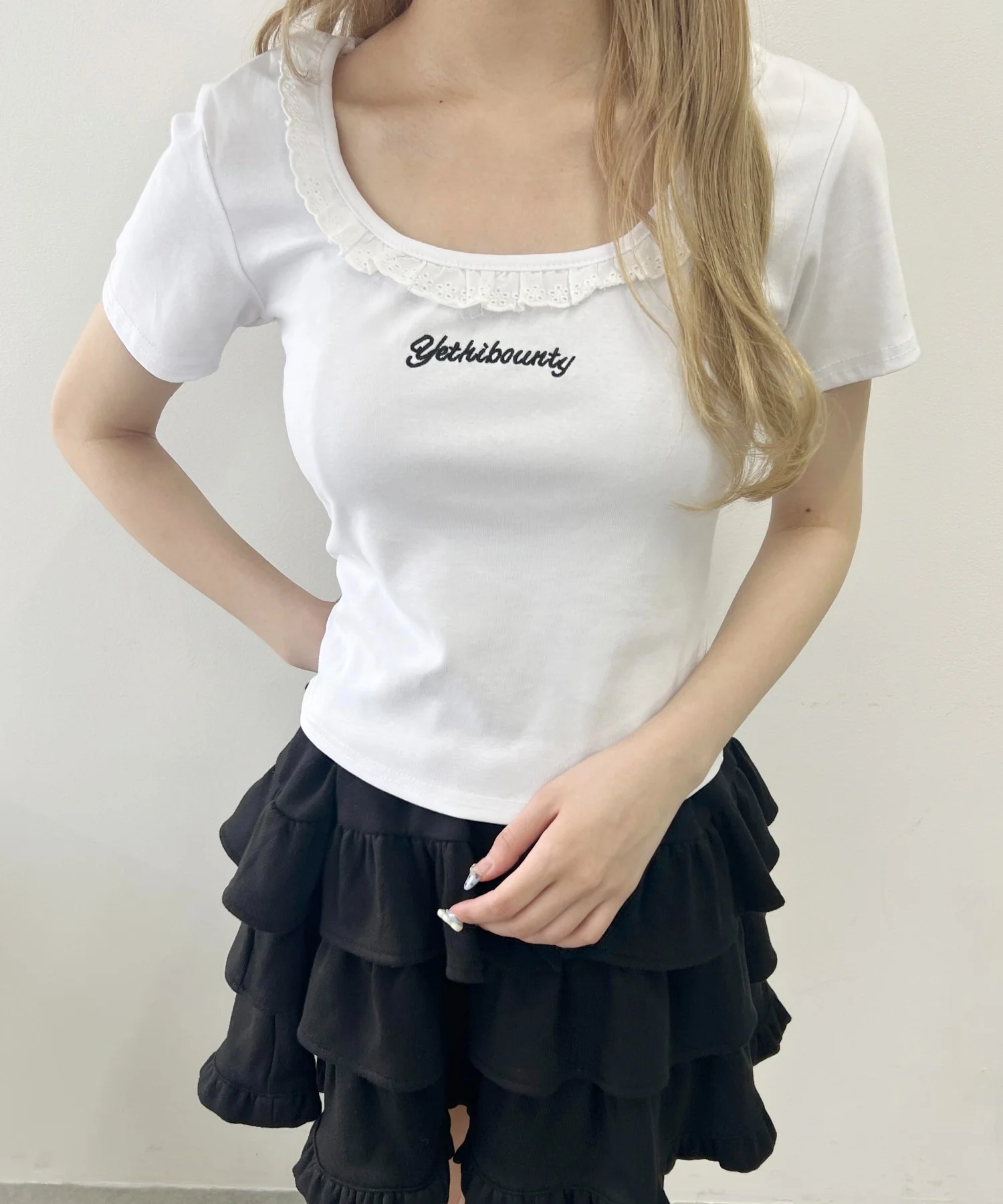 レースネックTシャツ - Image 3