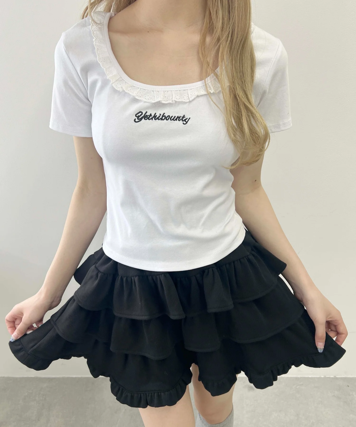レースネックTシャツ - Image 4