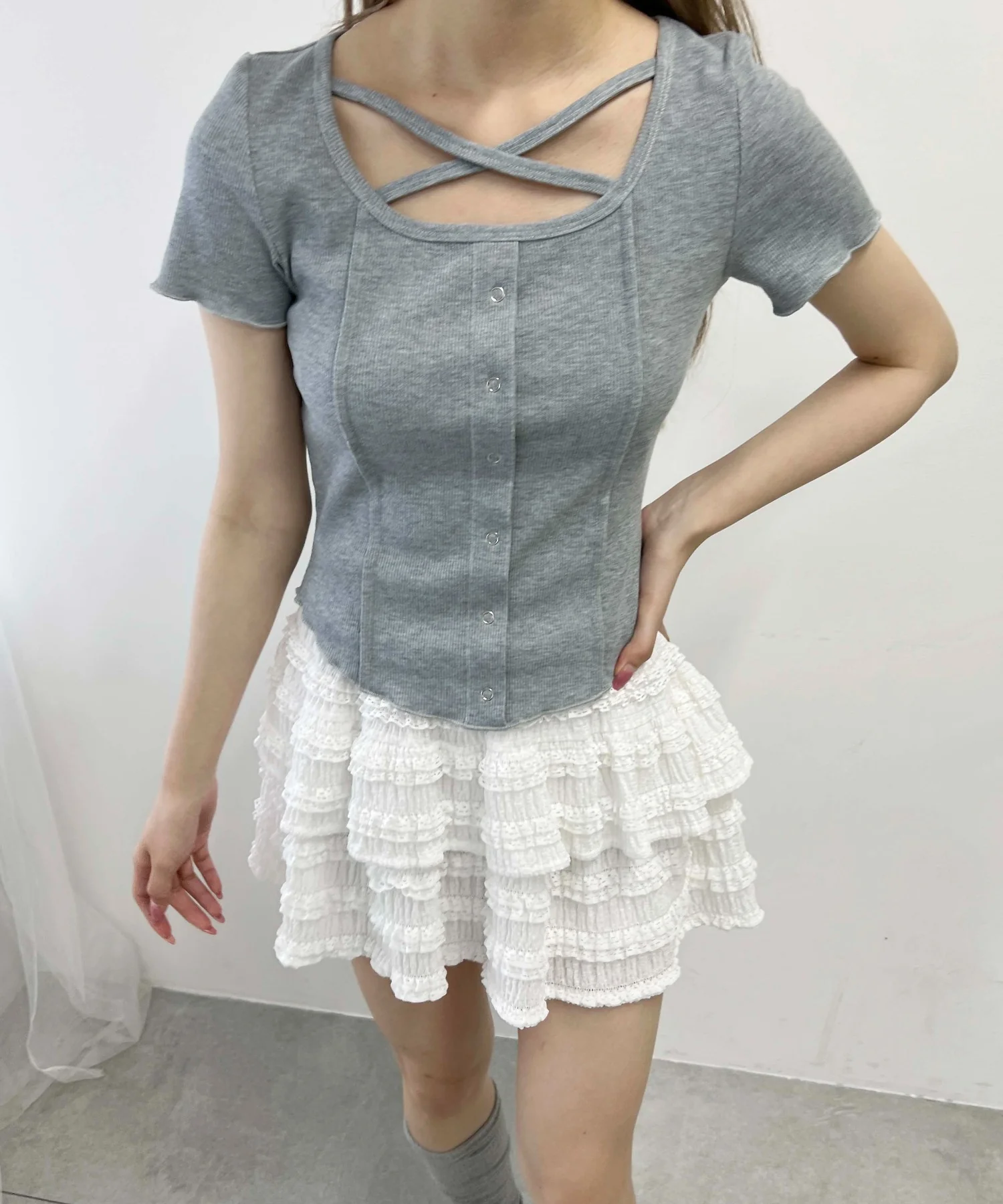 クロスデザインTシャツ - Image 10