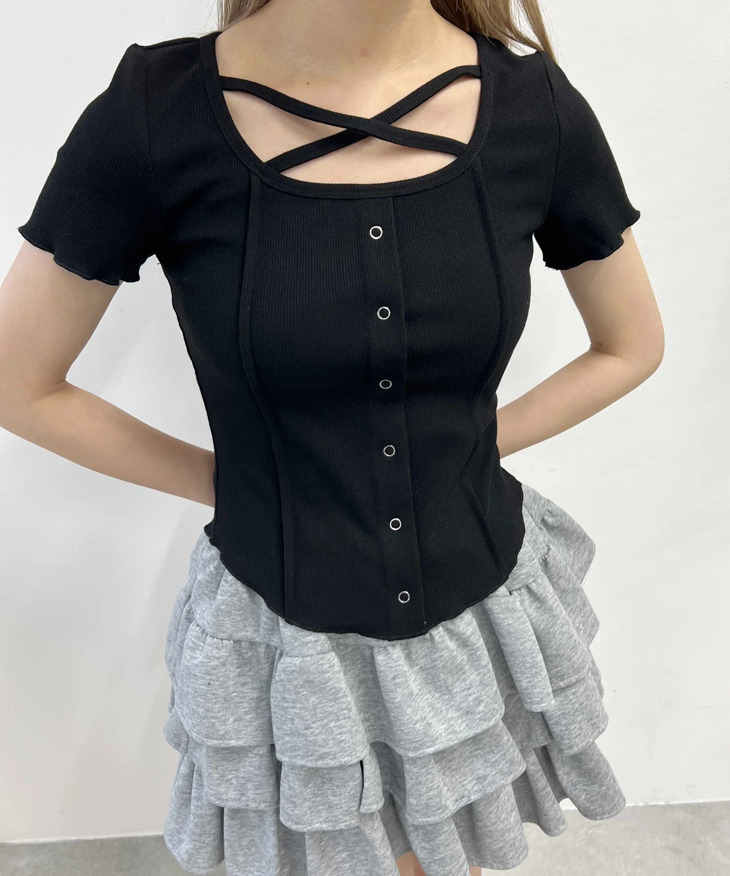 クロスデザインTシャツ - Image 3