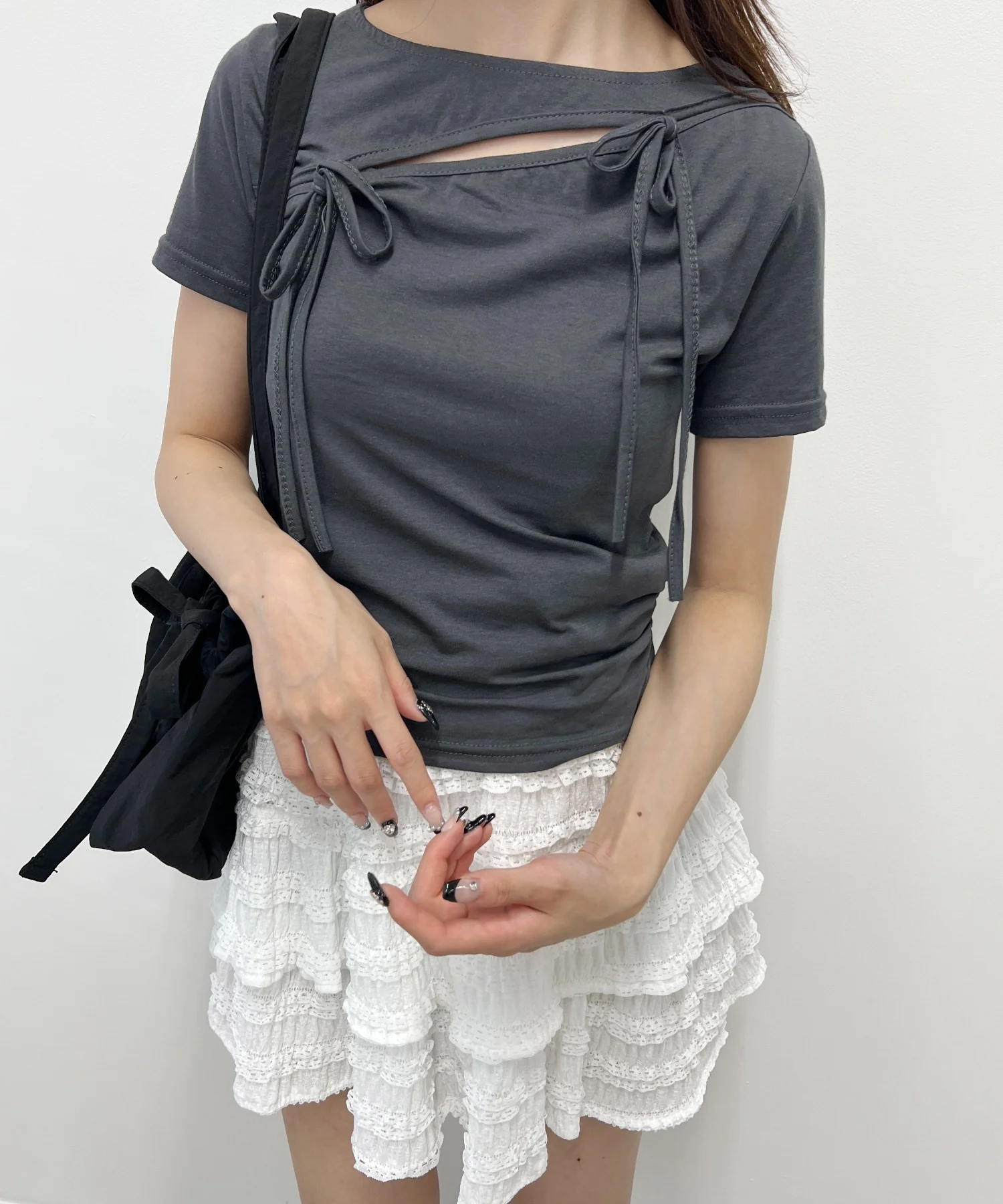 カットアウトWリボンTシャツ - Image 15