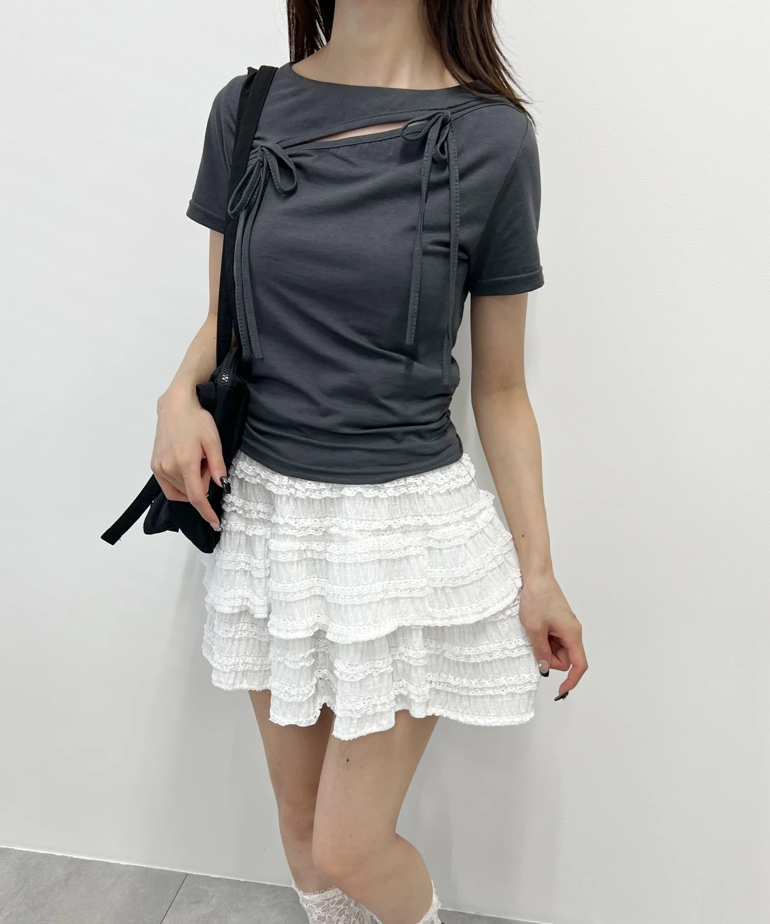 カットアウトWリボンTシャツ - Image 17