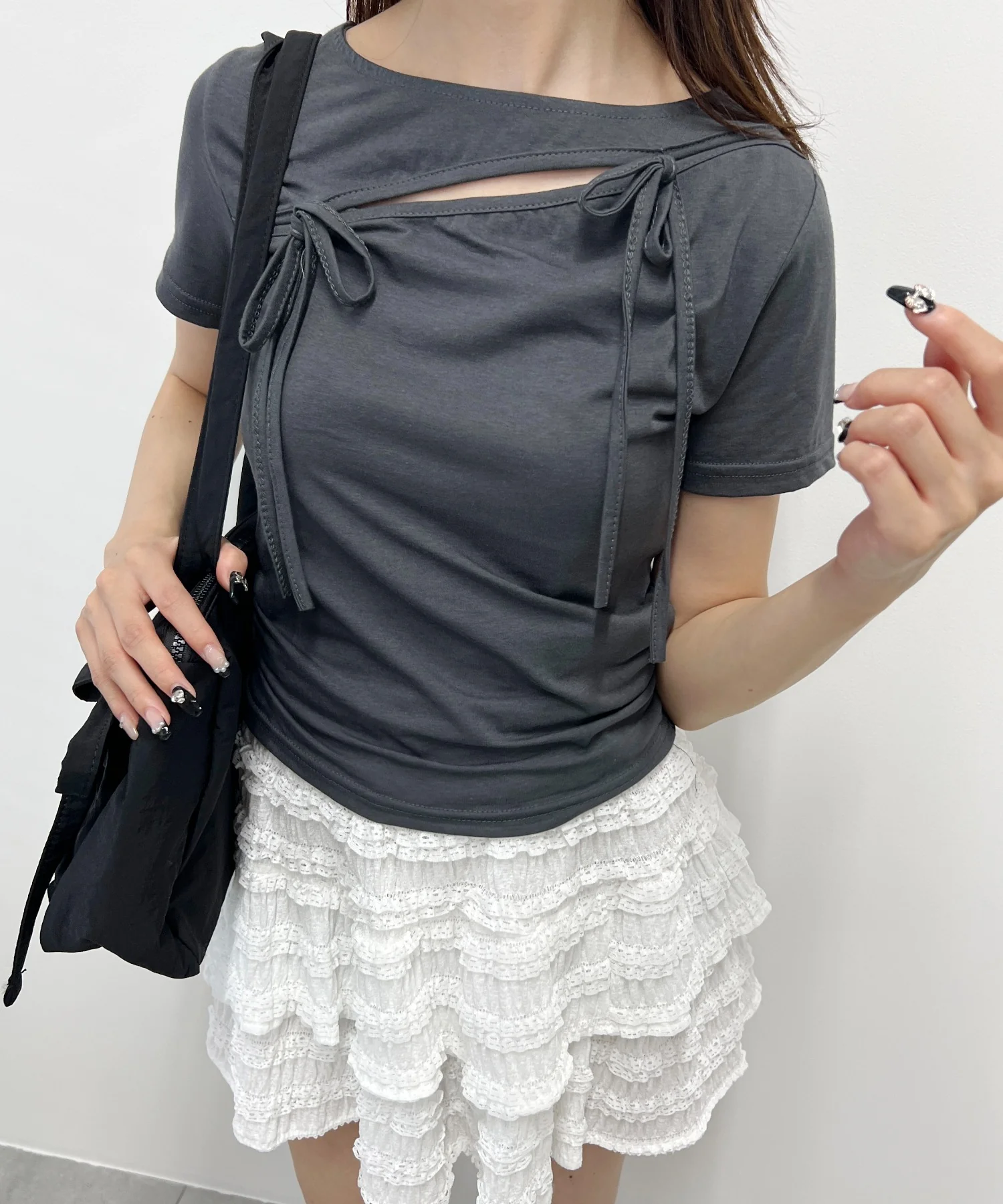 カットアウトWリボンTシャツ - Image 3