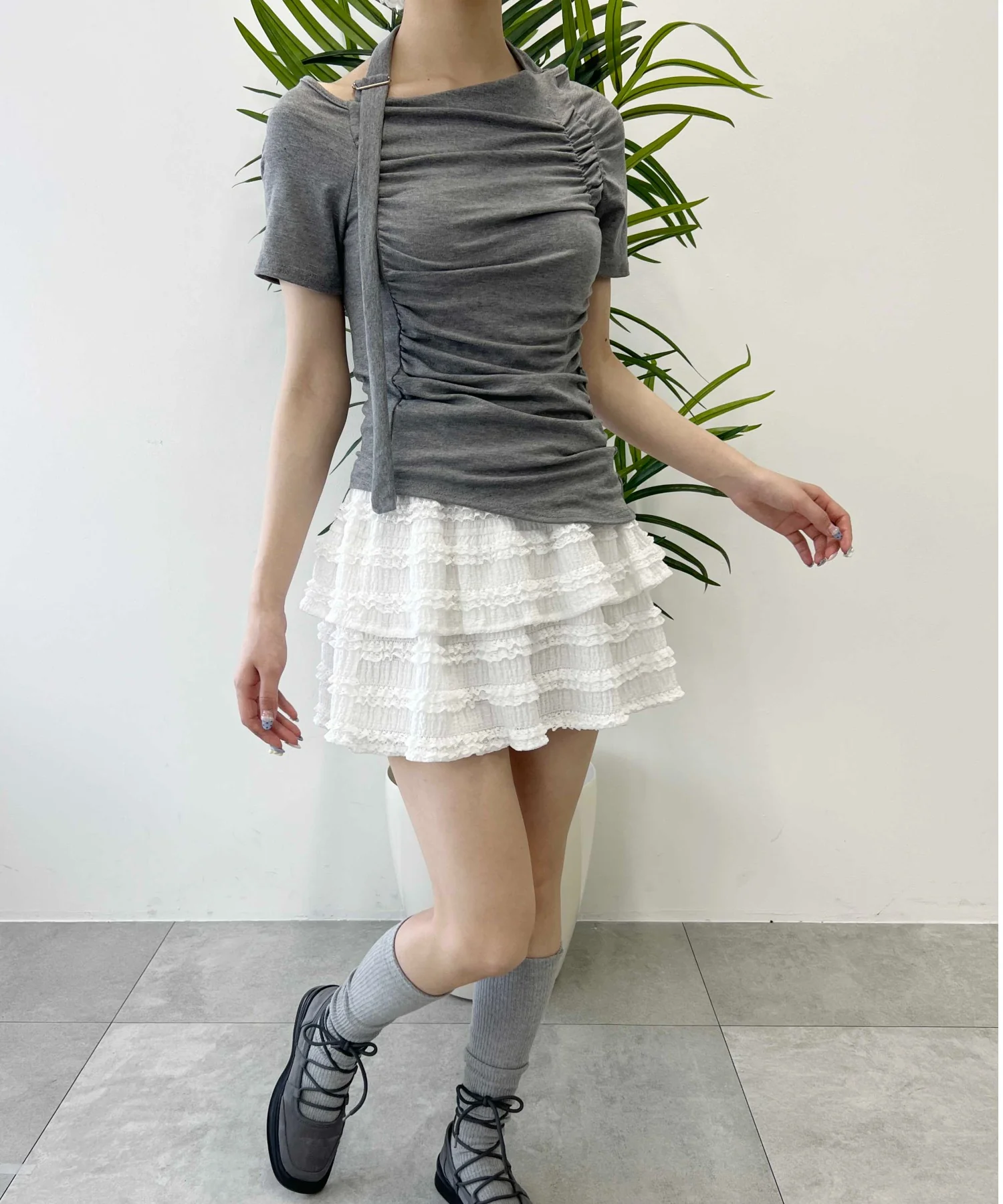 ベルトデザインオフショルTシャツ - Image 9