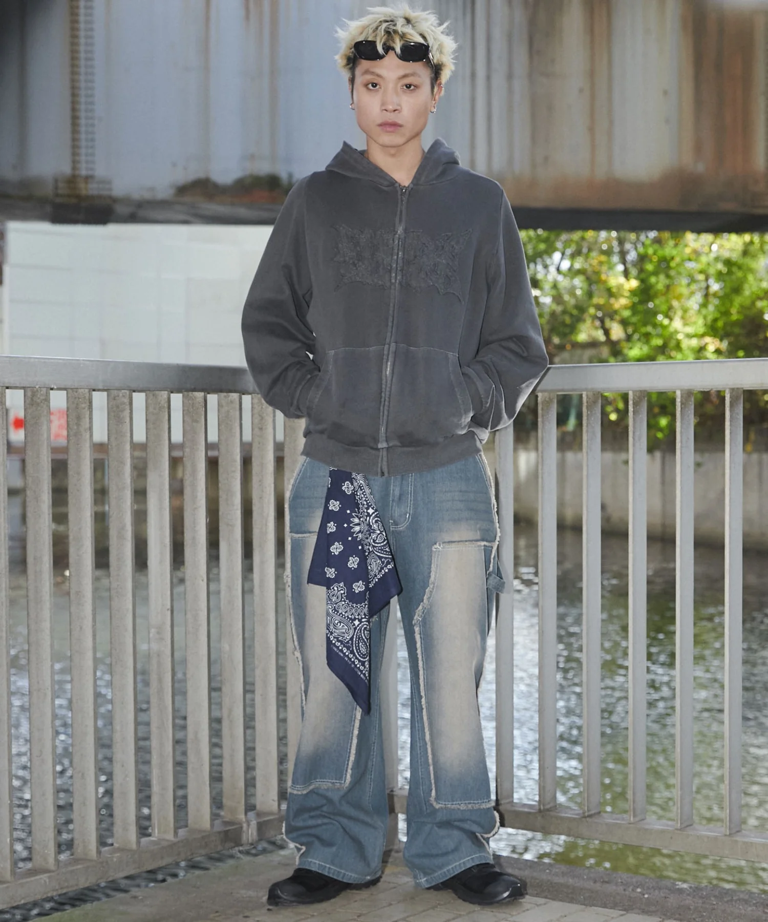 ピグメントダメージアップリケZIPパーカー - Image 30