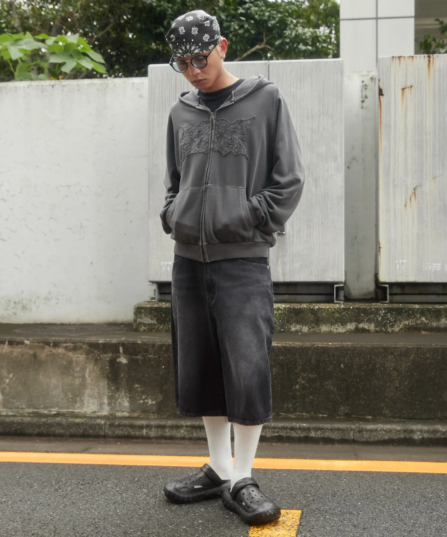 ピグメントダメージアップリケZIPパーカー - Image 36