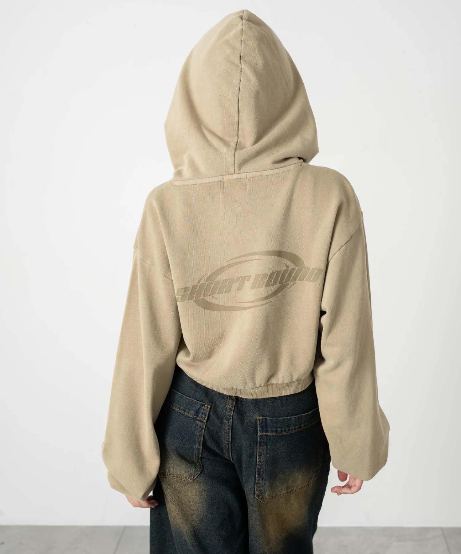 ピグメントショートグラフィックプルパーカー - Image 16