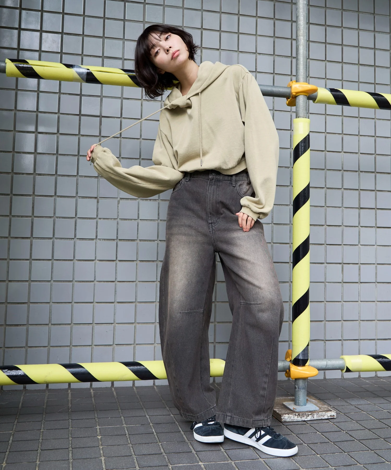 ピグメントショートグラフィックプルパーカー - Image 3