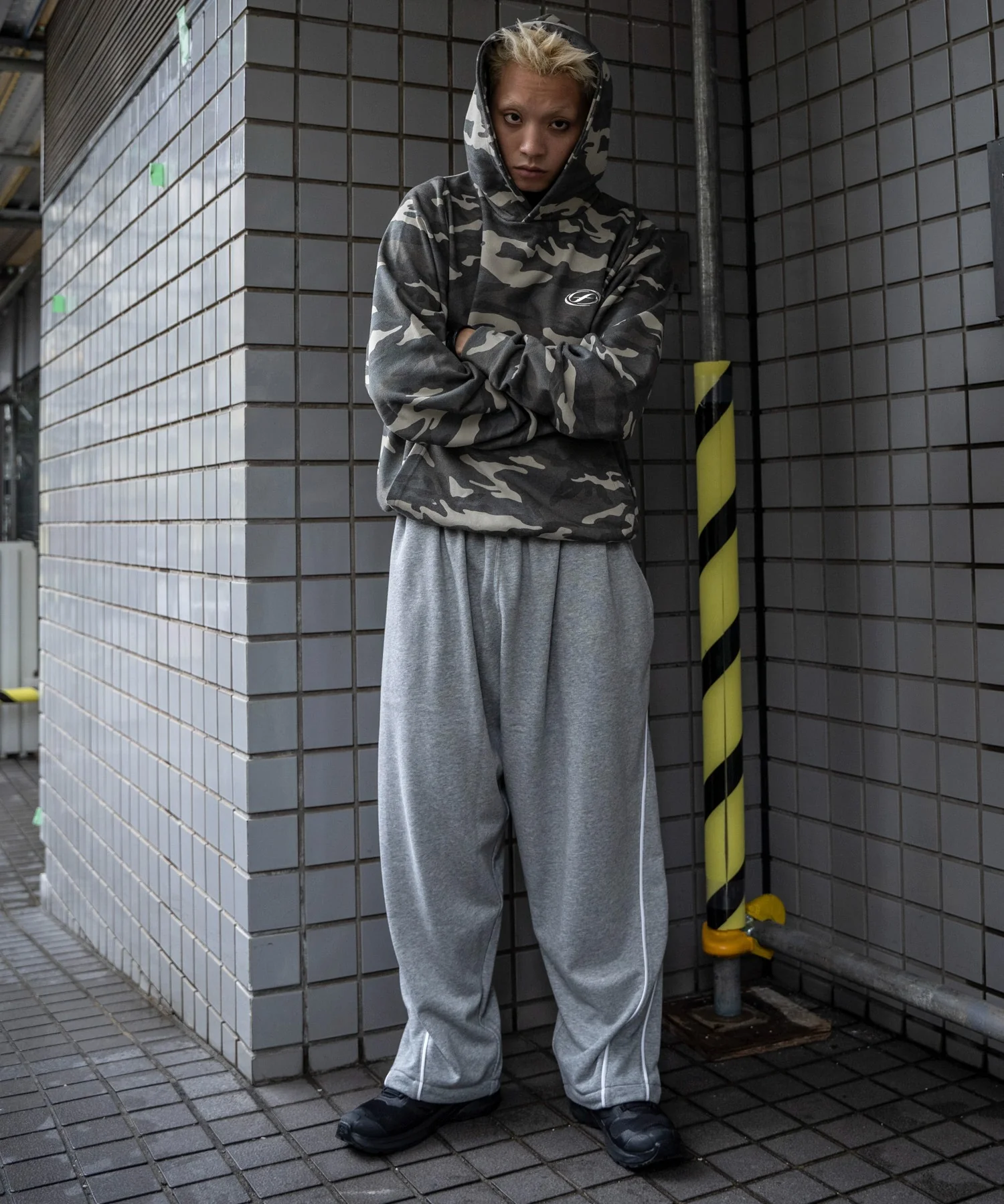 パターンメタルワンポイントプルパーカー - Image 6