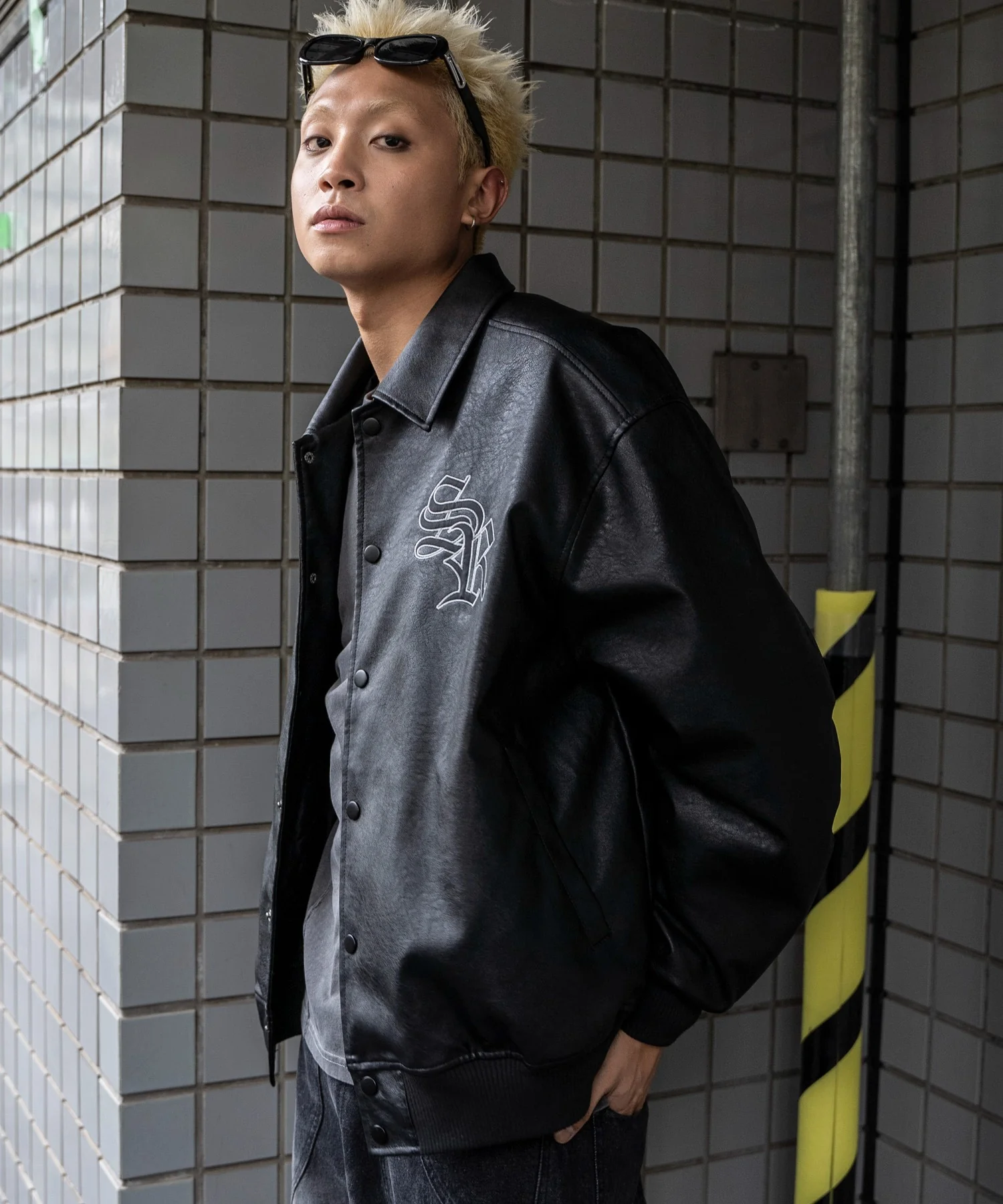 合皮グラフィックジャケット - Image 3