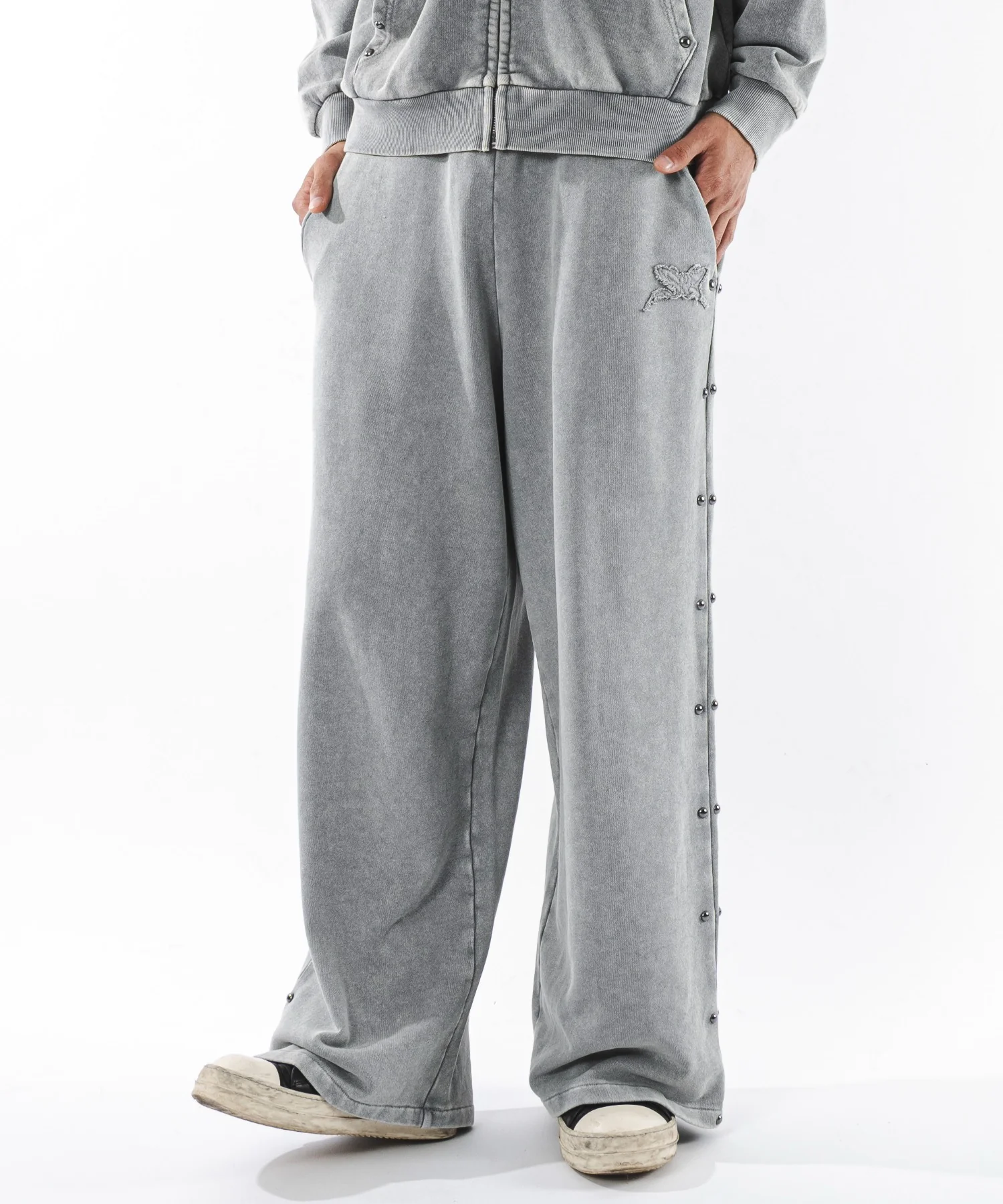 ブリーチスタッズロゴスウェットパンツ - Image 17