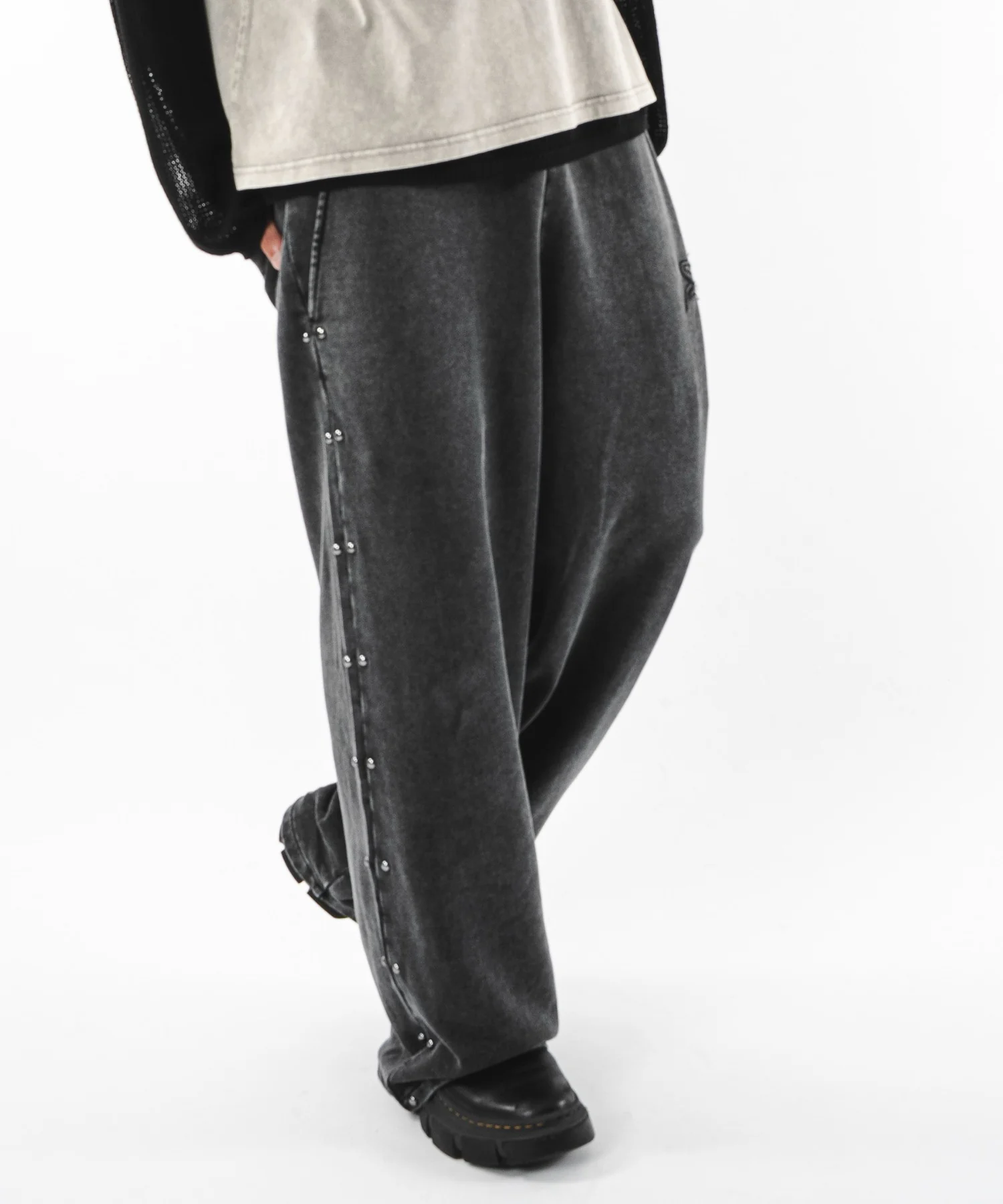 ブリーチスタッズロゴスウェットパンツ - Image 2