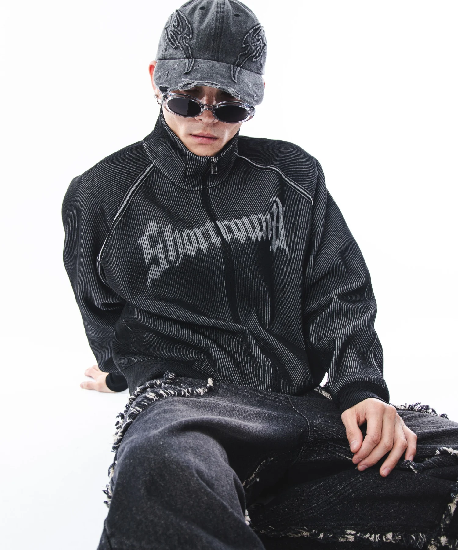ショートグラフィックニットブルゾン - Image 37