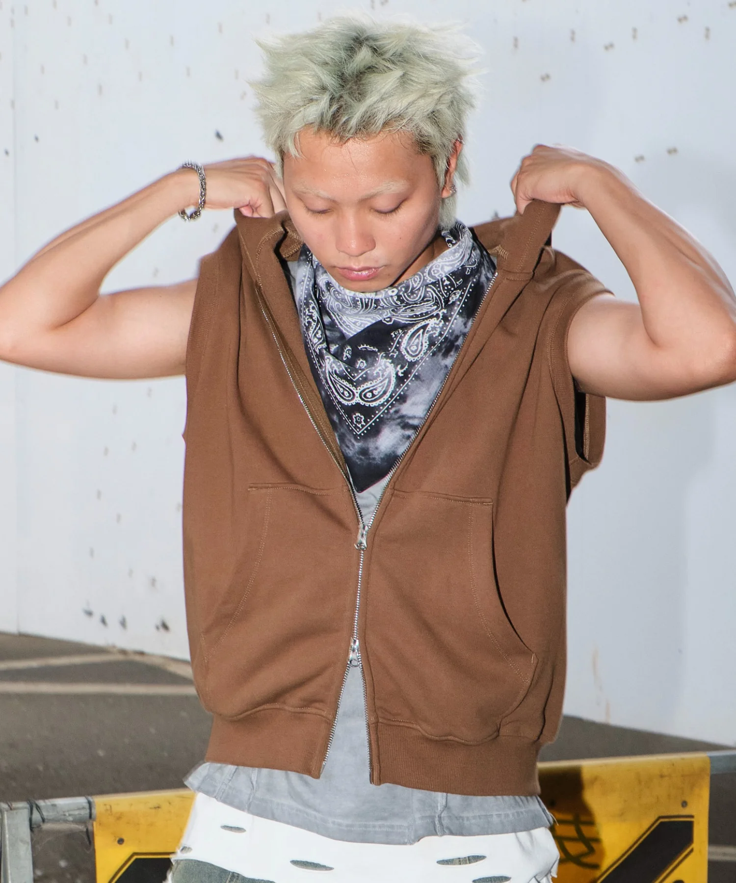 ショートノースリーブZIPパーカー - Image 3