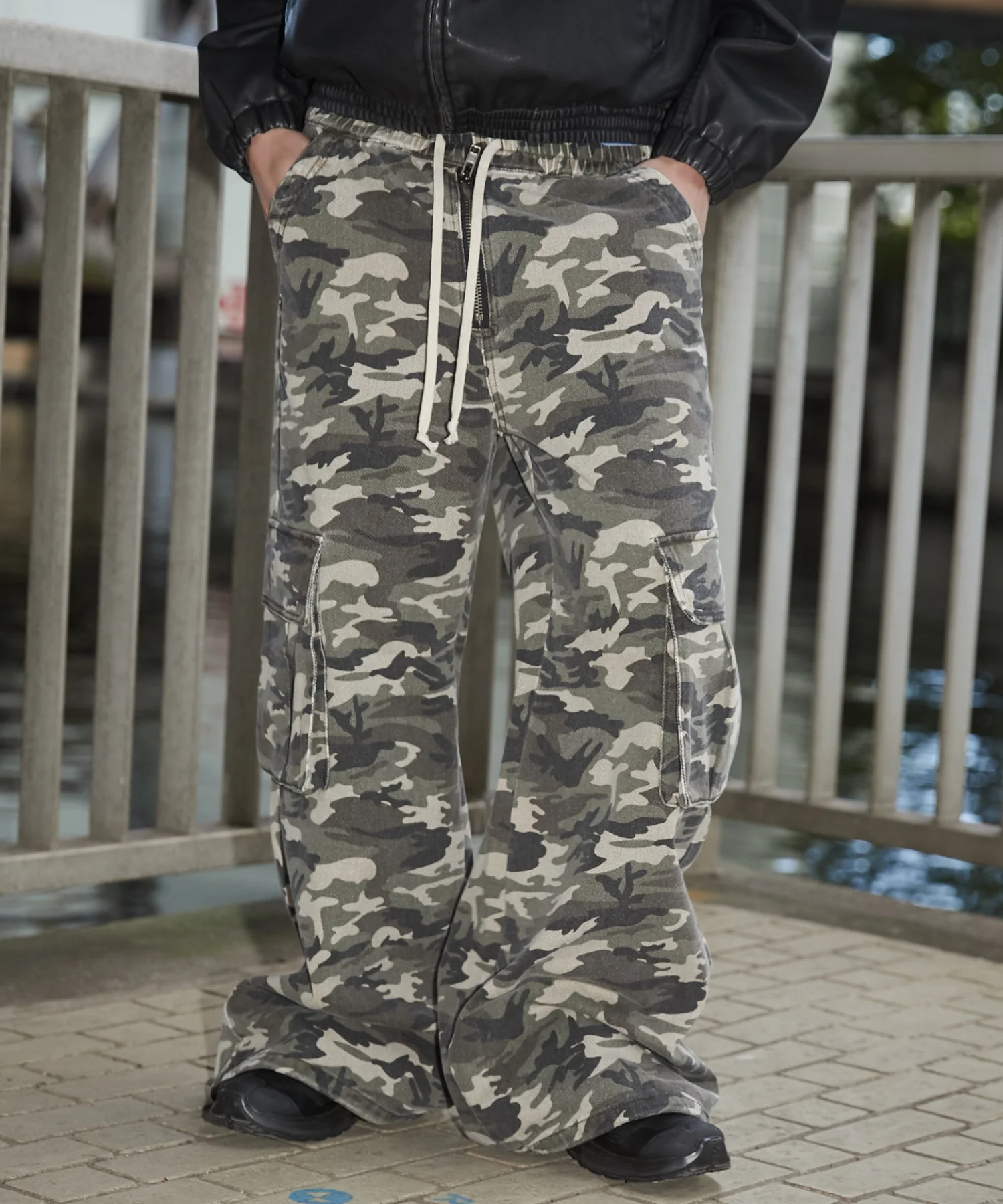スーパーフレアカーゴパンツ - Image 17