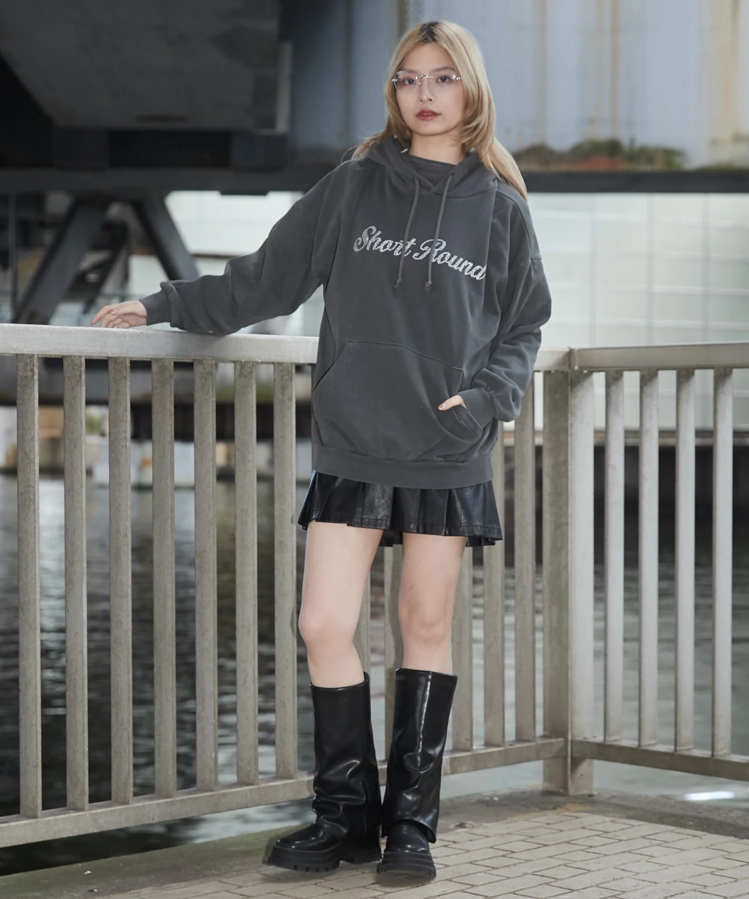 ピグメントラメグラフィックプルパーカー - Image 8