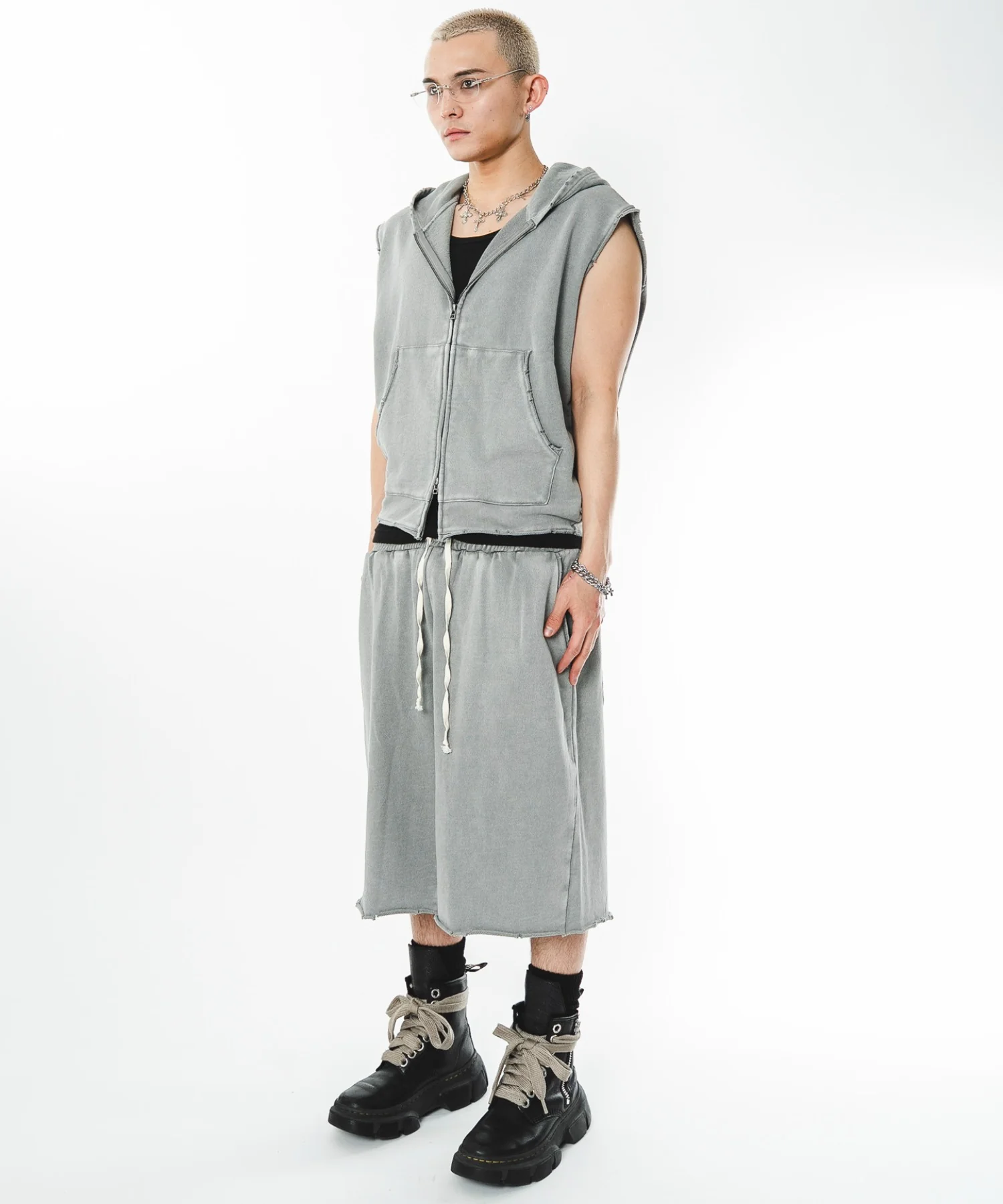 ブリーチダメージスウェットショーツ - Image 44