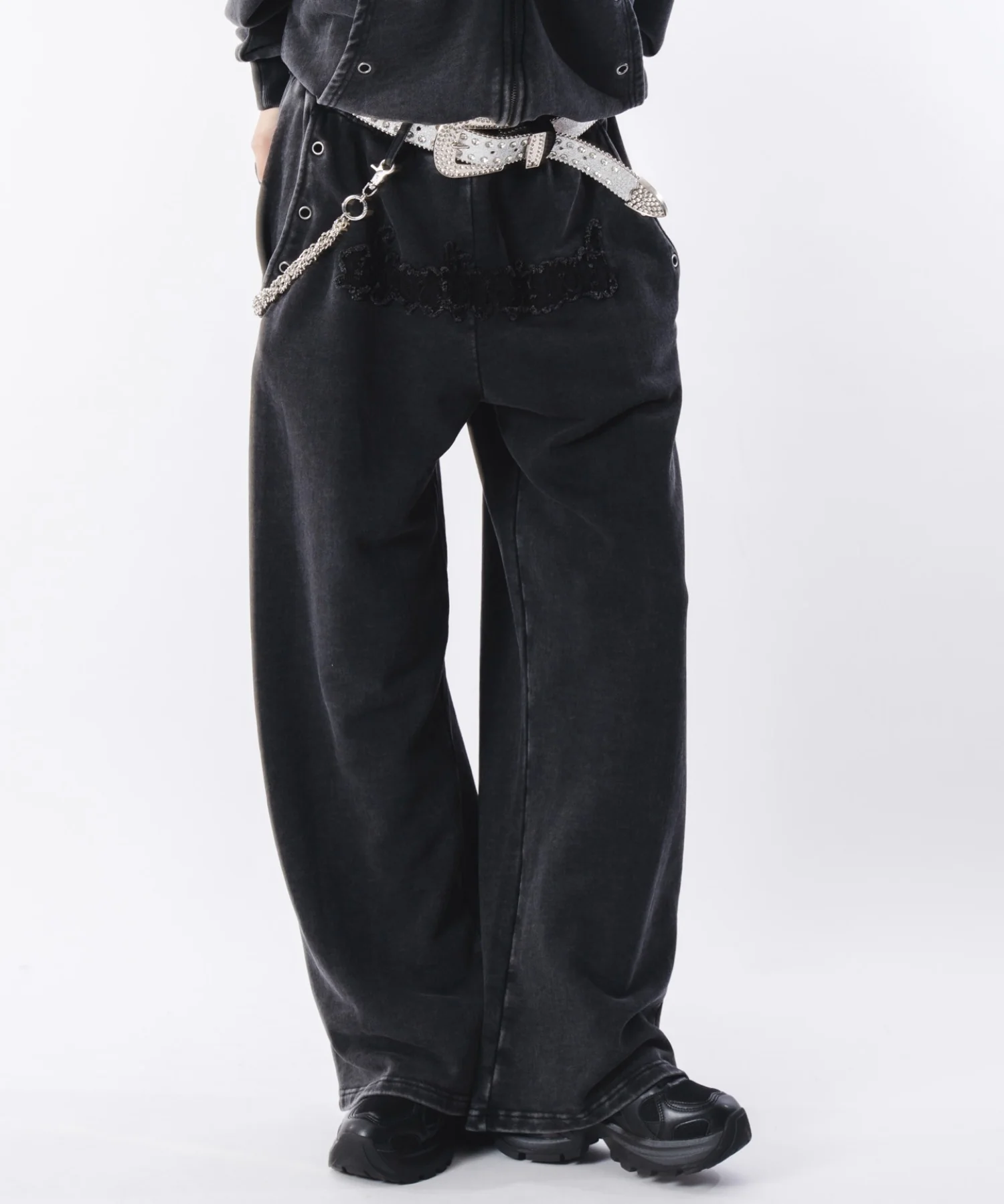ブリーチハトメスウェットパンツ - Image 2