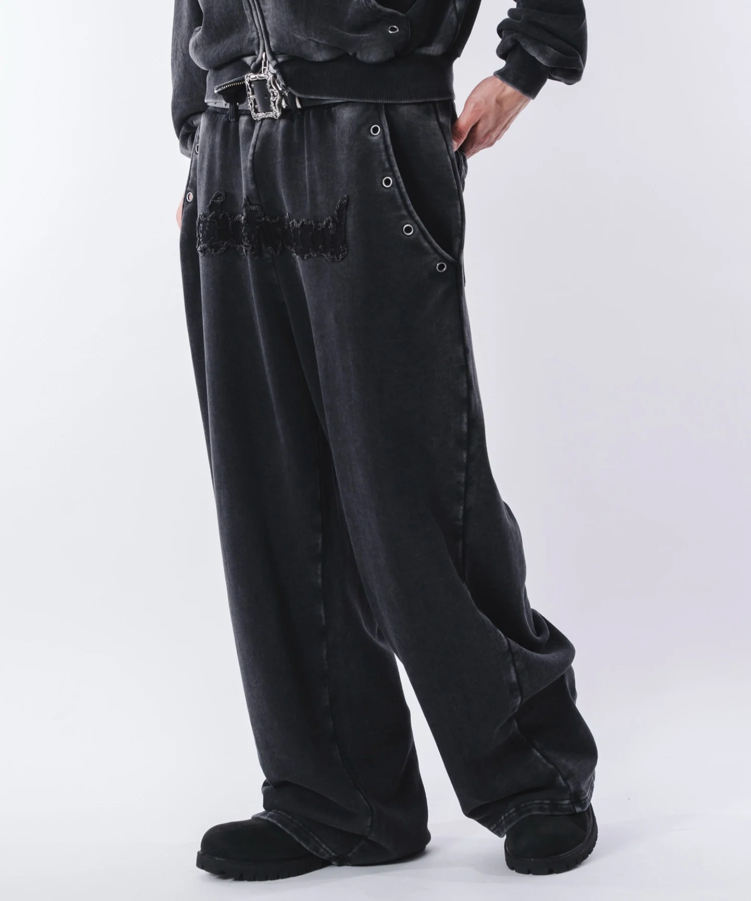 ブリーチハトメスウェットパンツ - Image 39
