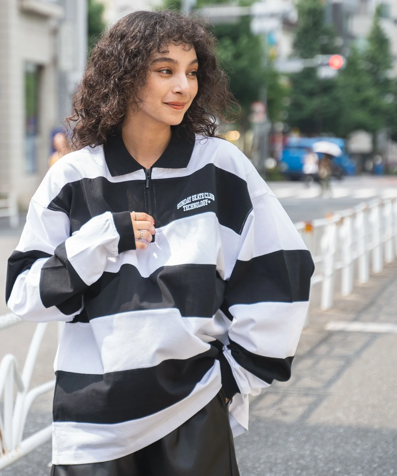 ヘビーウエイトハーフZIPワンポイントロンT