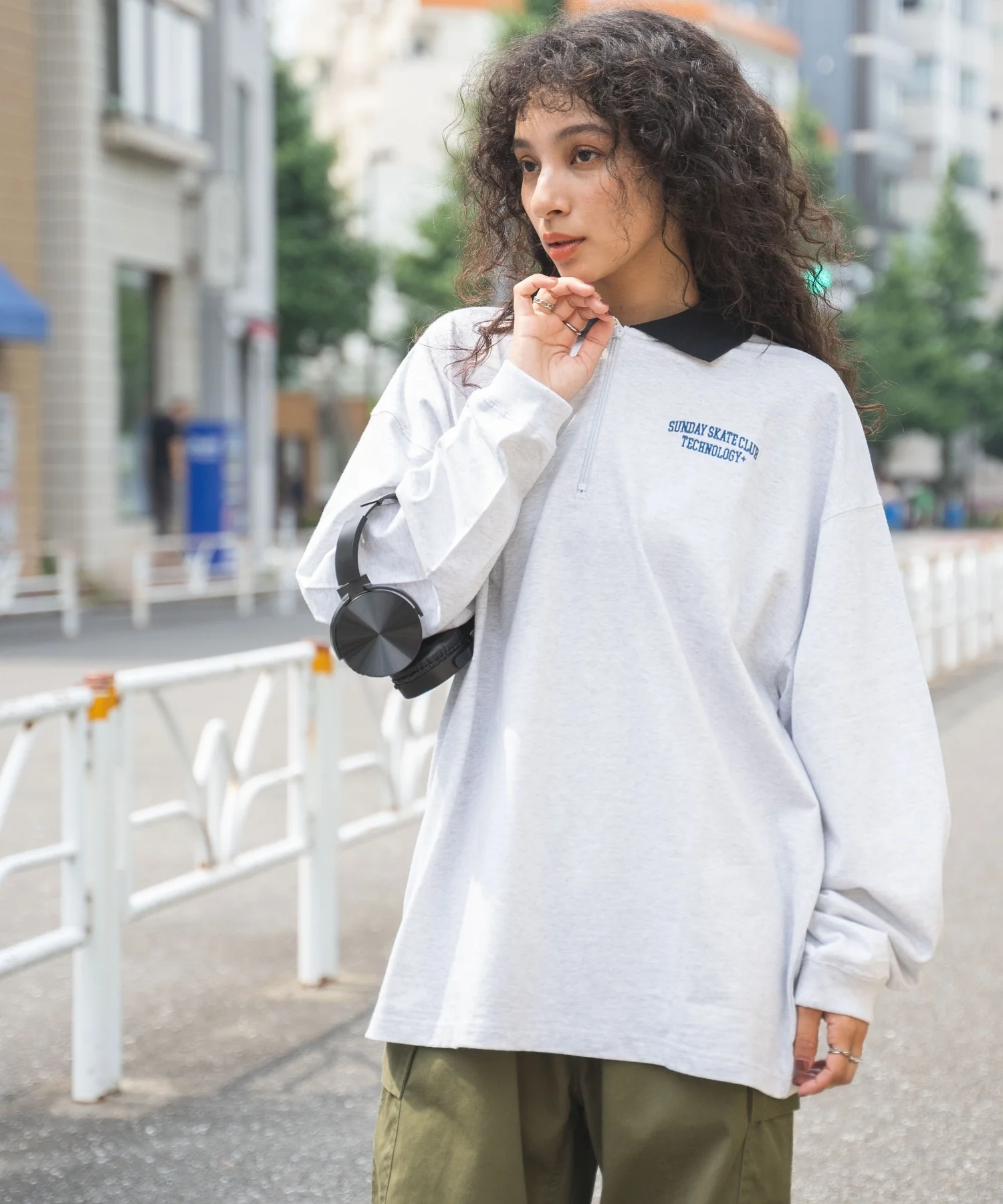 ヘビーウエイトハーフZIPワンポイントロンT - Image 3